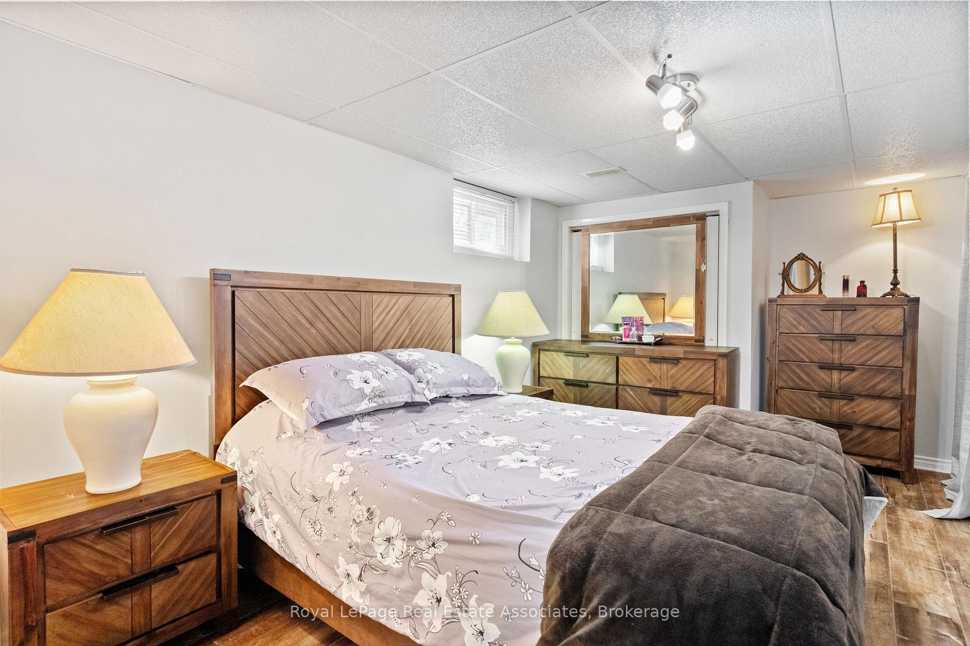 Photo 22 of 29 Trufal Avenue, Welland, Broadway — HOMEH