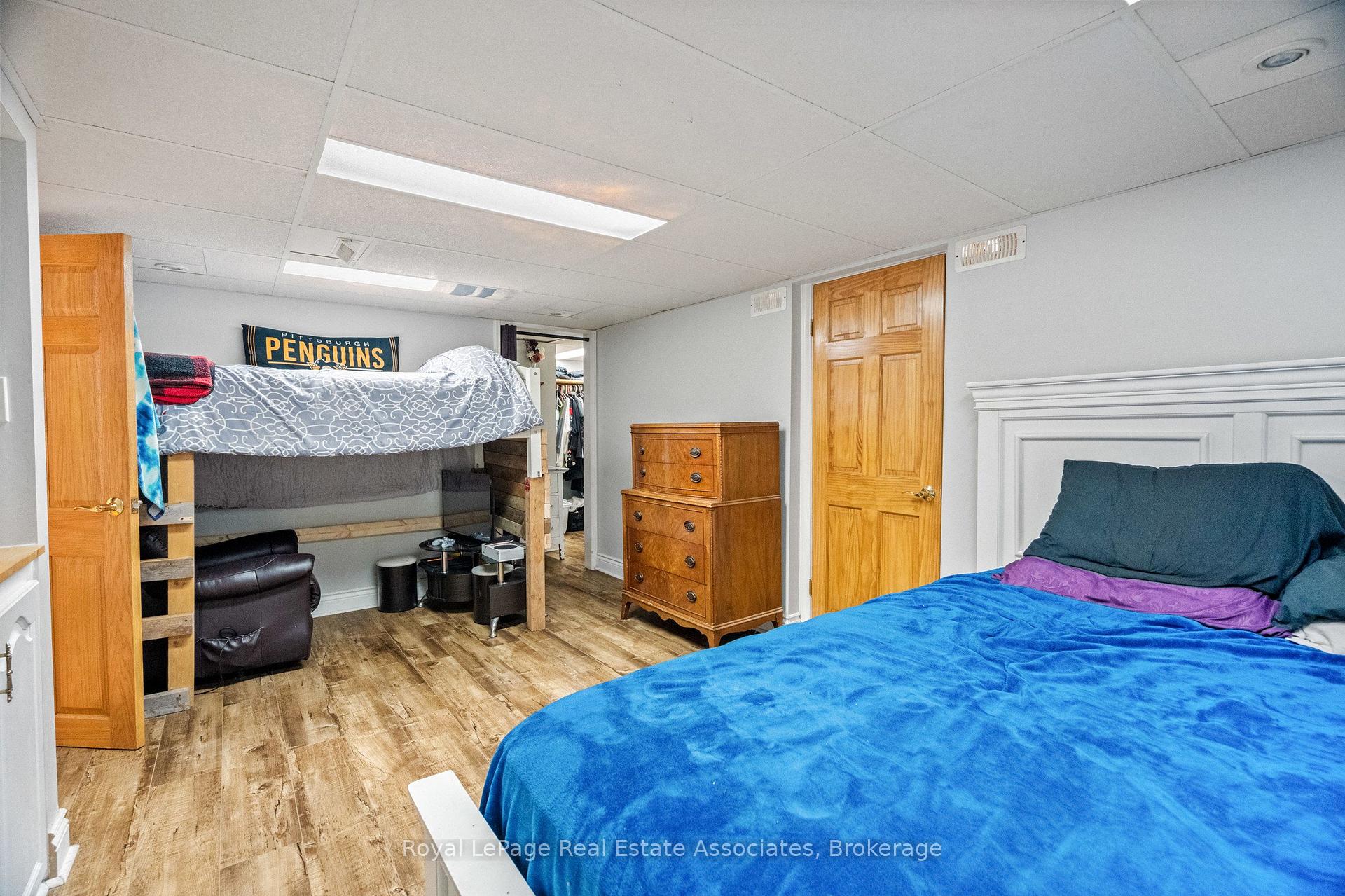 Photo 26 of 29 Trufal Avenue, Welland, Broadway — HOMEH