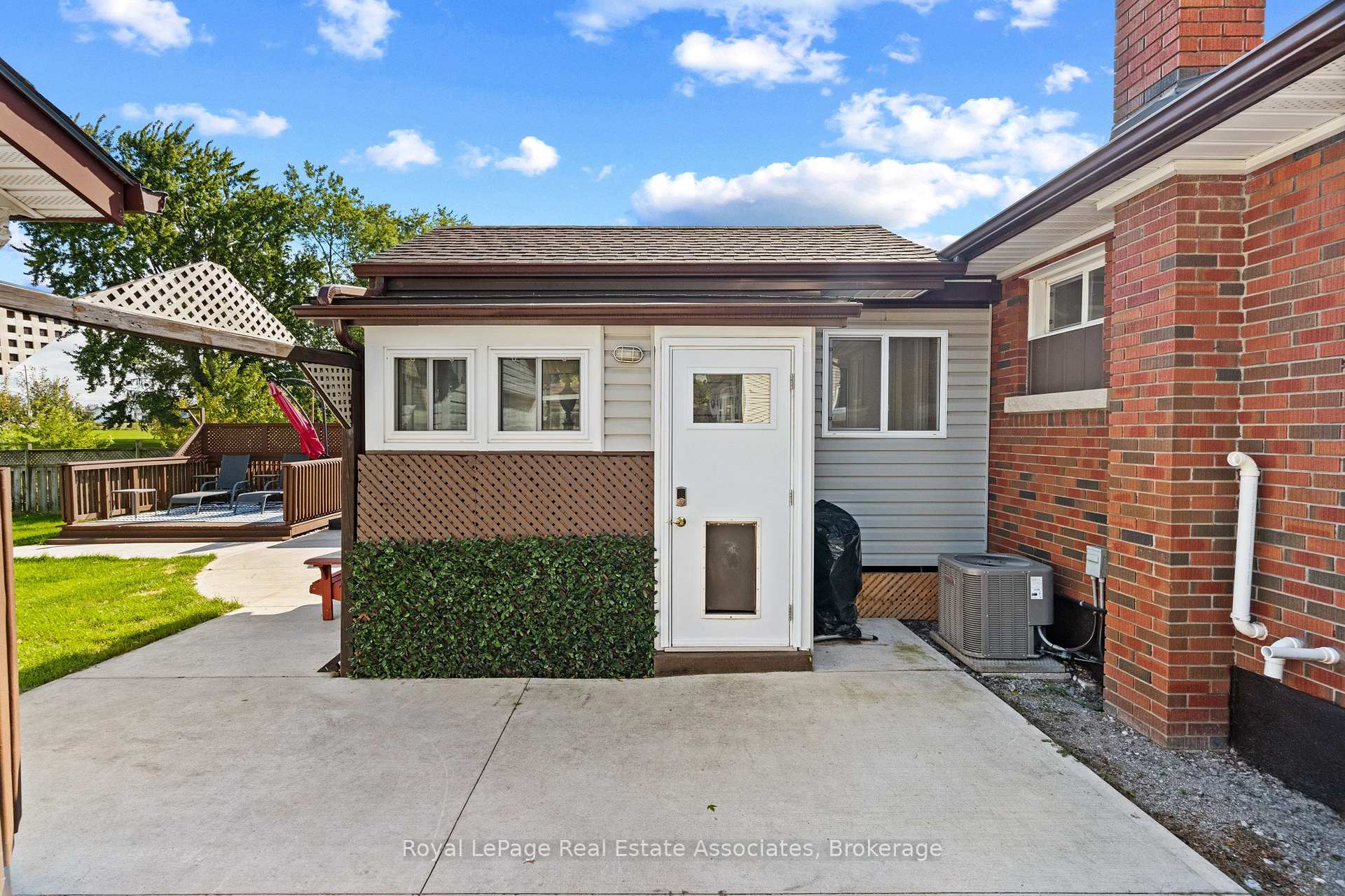 Photo 29 of 29 Trufal Avenue, Welland, Broadway — HOMEH