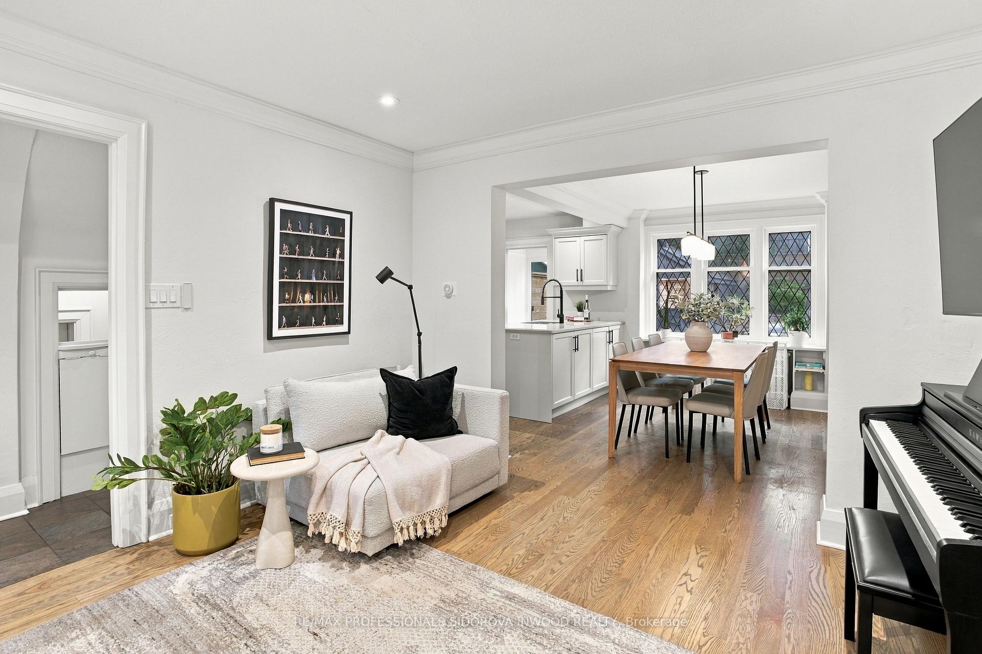 Photo 2 of 26 Larkin Avenue, Toronto, High Park-Swansea — HOMEH