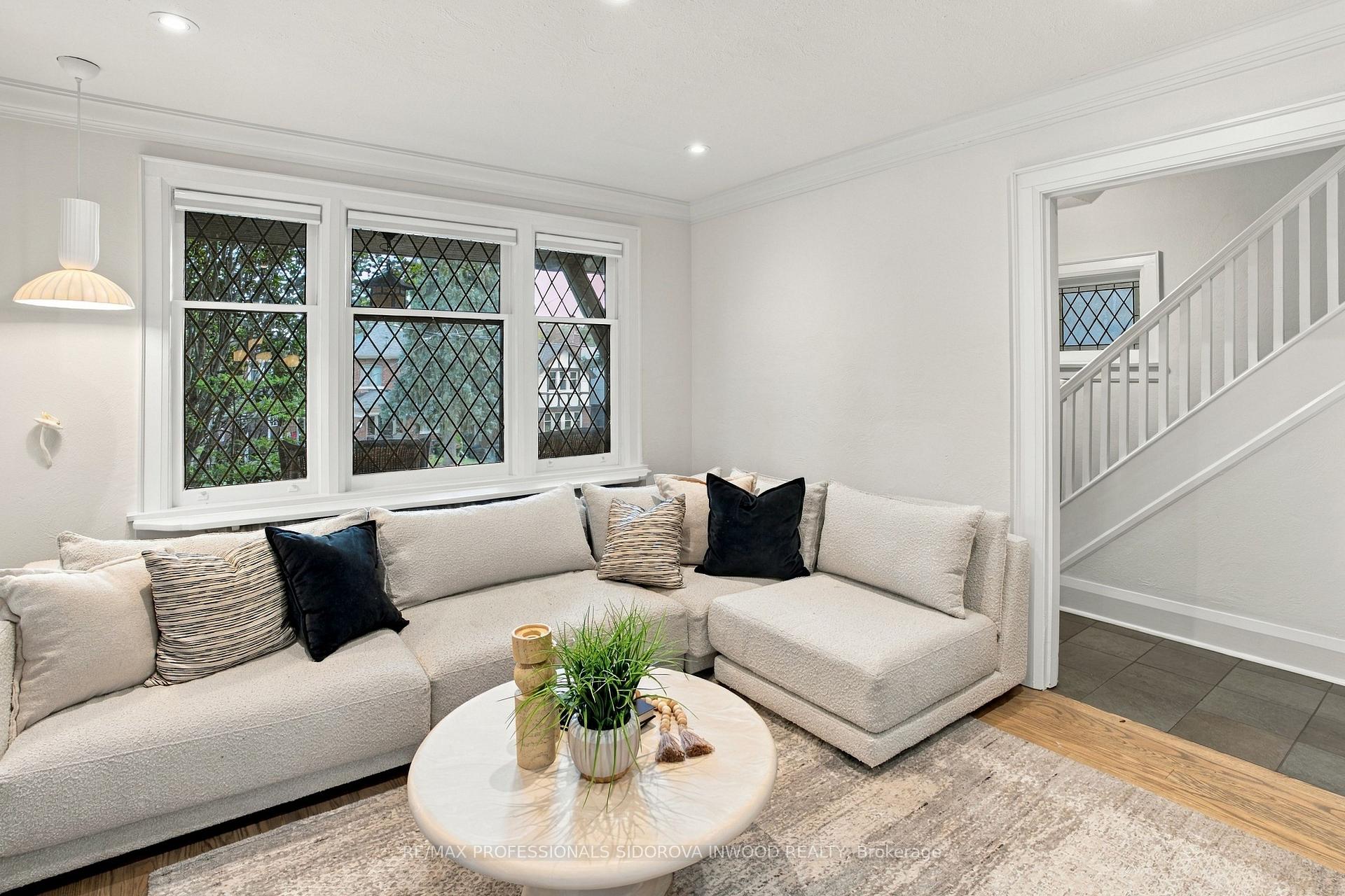 Photo 3 of 26 Larkin Avenue, Toronto, High Park-Swansea — HOMEH