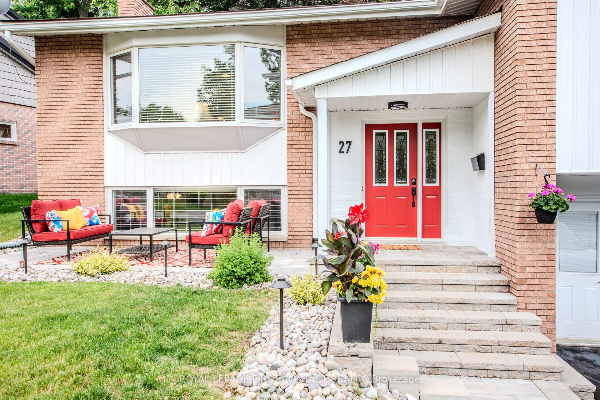 Photo 6 of 27 Tower Crescent, Barrie, Allandale Heights — HOMEH