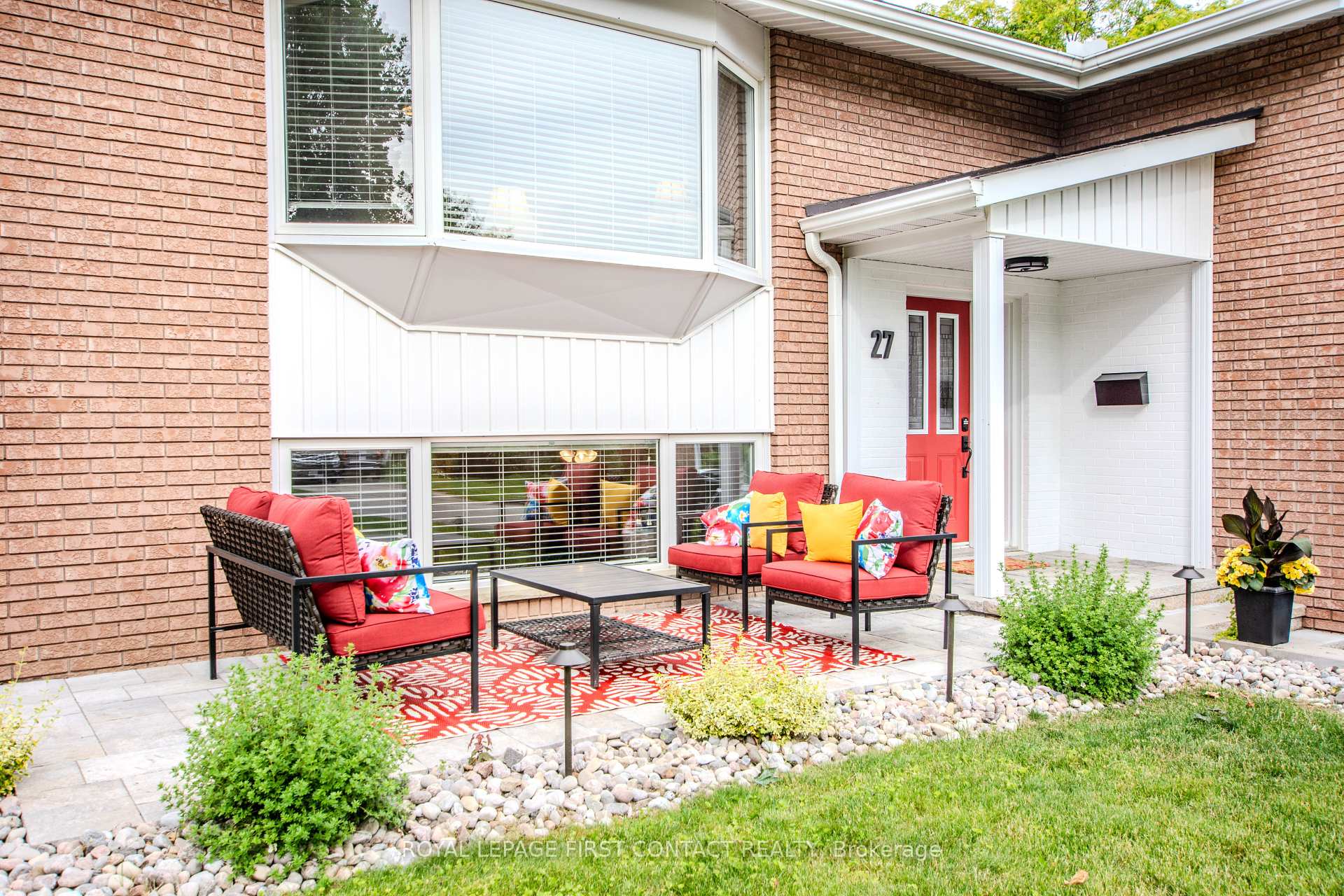 Photo 7 of 27 Tower Crescent, Barrie, Allandale Heights — HOMEH