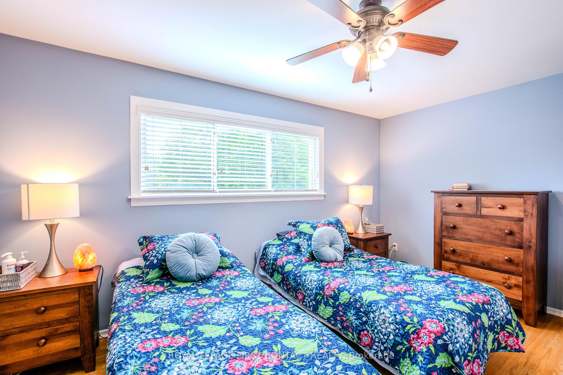 Photo 19 of 27 Tower Crescent, Barrie, Allandale Heights — HOMEH