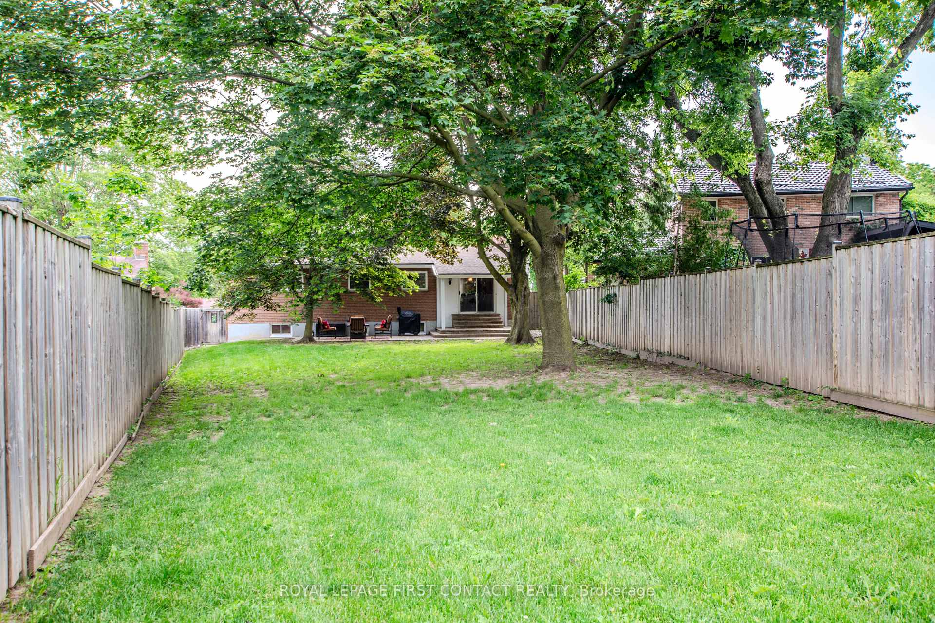 Photo 35 of 27 Tower Crescent, Barrie, Allandale Heights — HOMEH