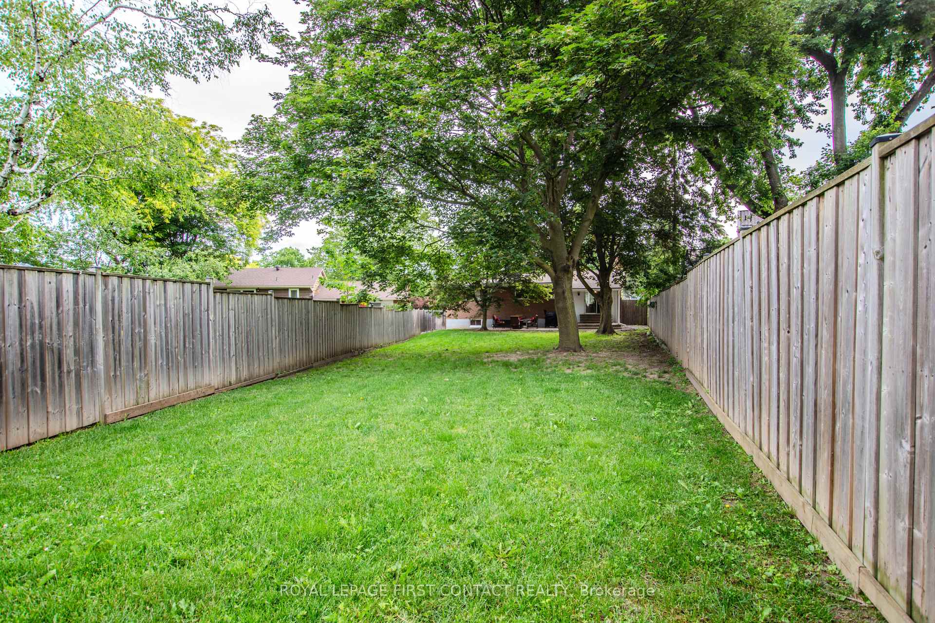 Photo 36 of 27 Tower Crescent, Barrie, Allandale Heights — HOMEH