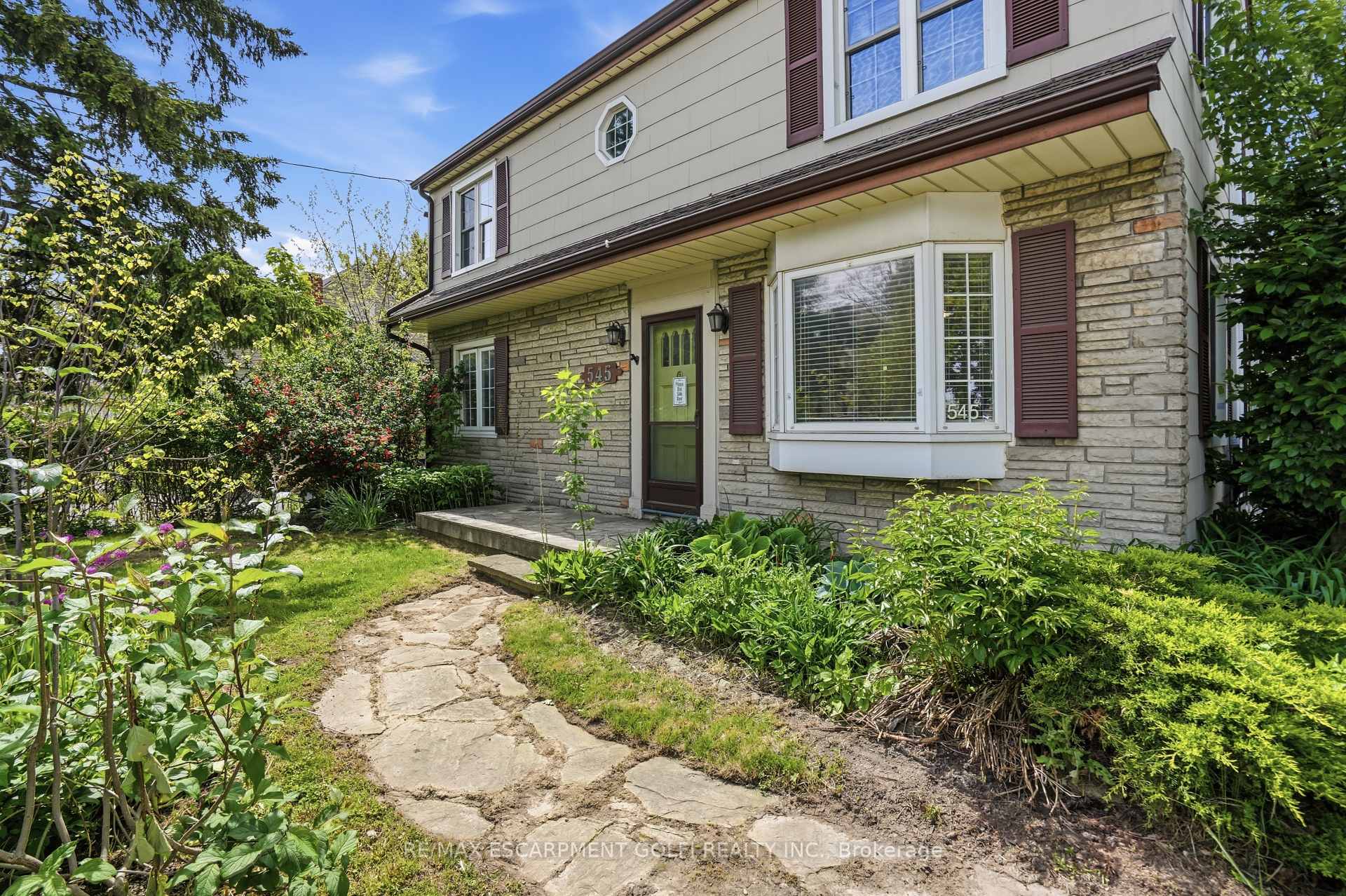 Photo 2 of 545 Mohawk Road W, Hamilton, Westcliffe — HOMEH