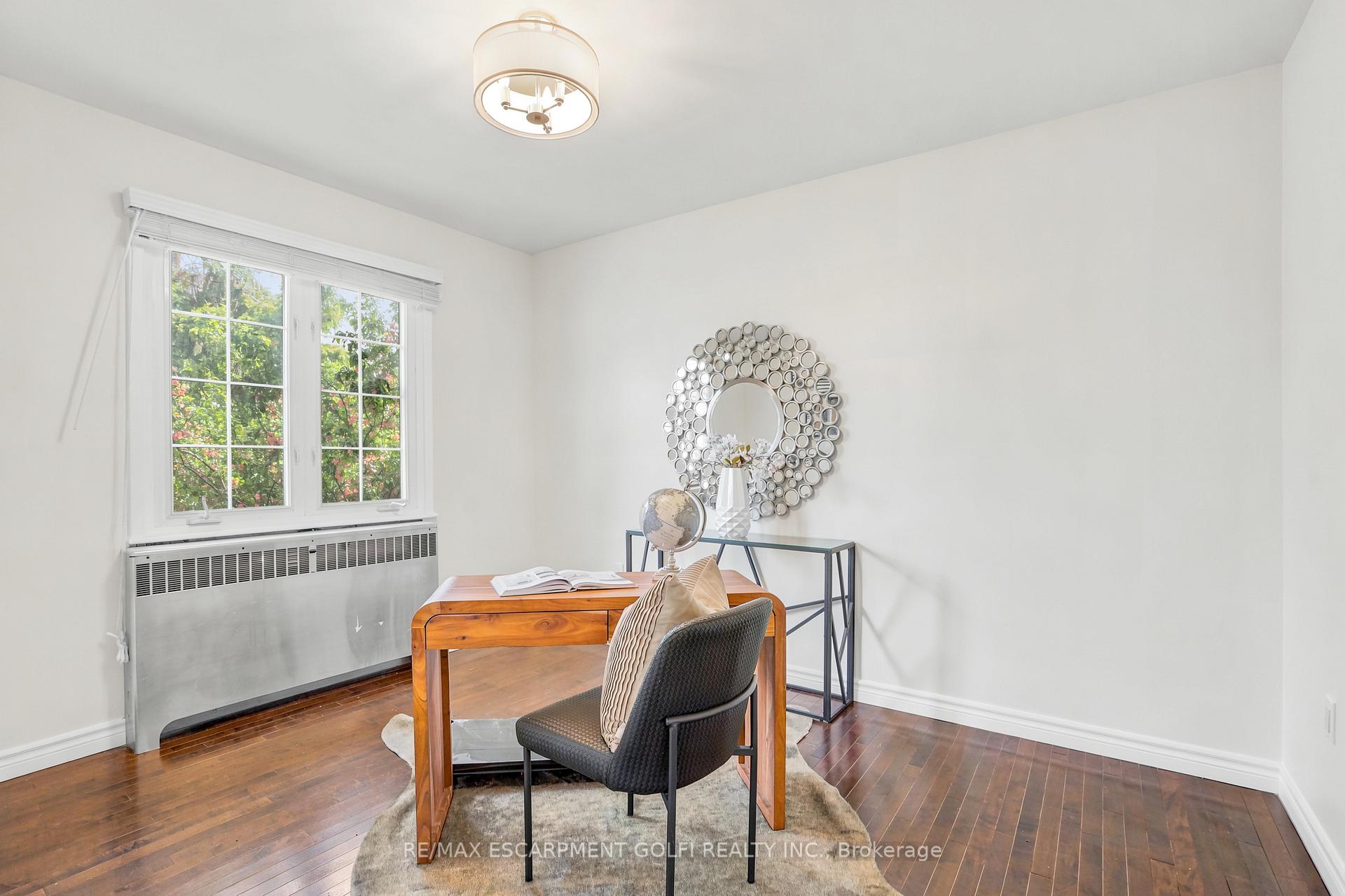 Photo 11 of 545 Mohawk Road W, Hamilton, Westcliffe — HOMEH
