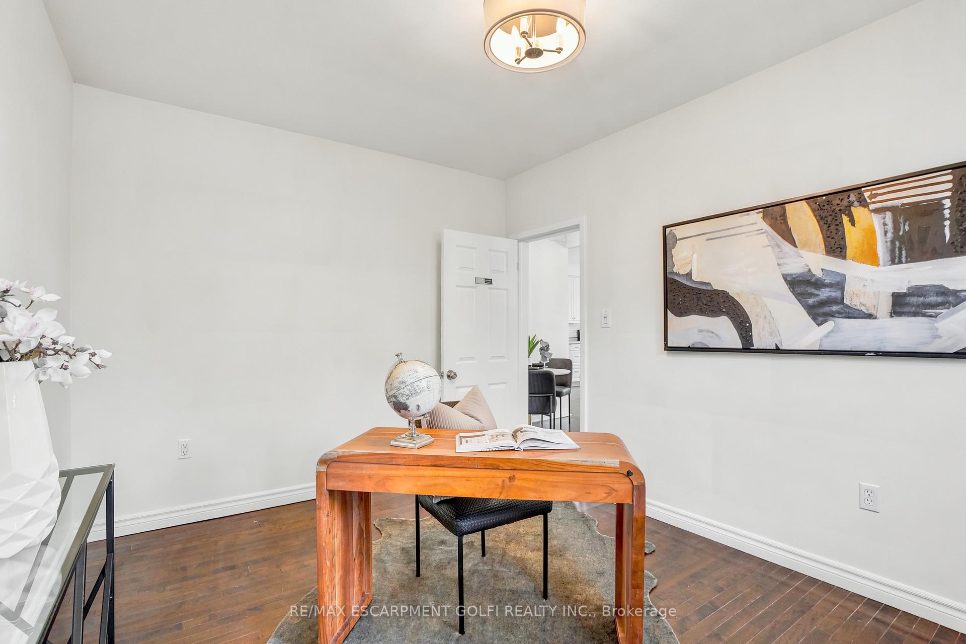 Photo 12 of 545 Mohawk Road W, Hamilton, Westcliffe — HOMEH