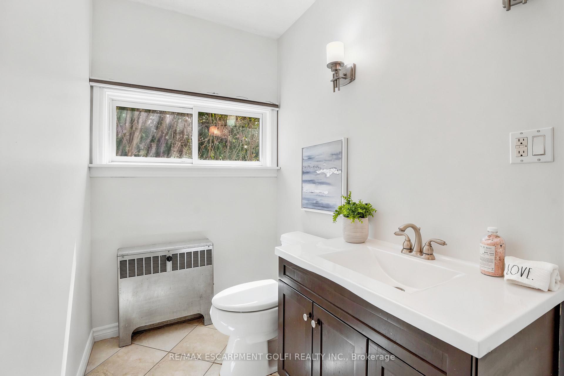 Photo 14 of 545 Mohawk Road W, Hamilton, Westcliffe — HOMEH