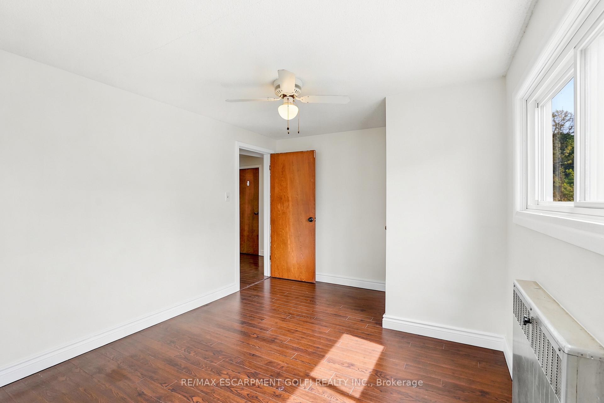 Photo 21 of 545 Mohawk Road W, Hamilton, Westcliffe — HOMEH