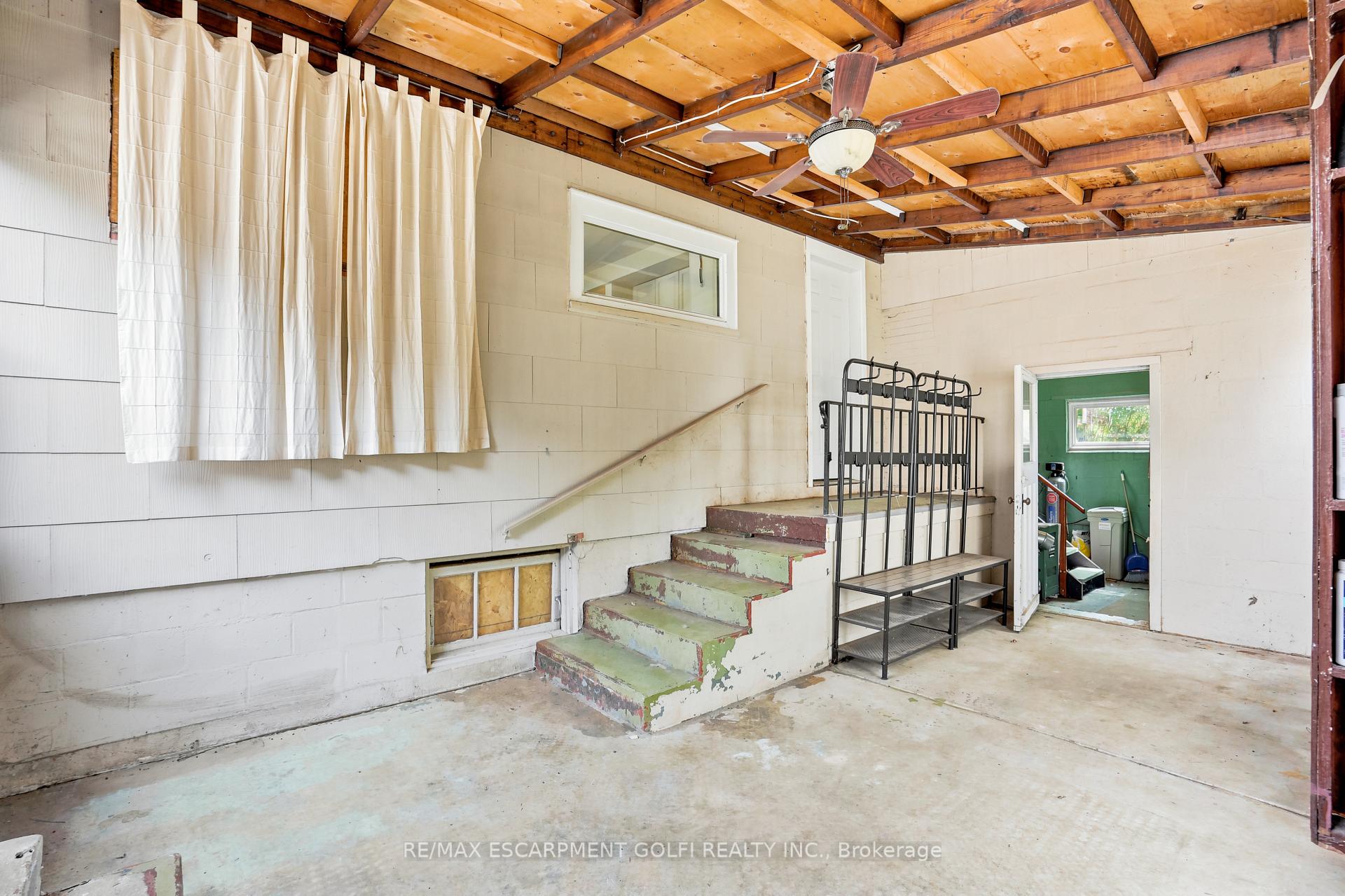 Photo 25 of 545 Mohawk Road W, Hamilton, Westcliffe — HOMEH