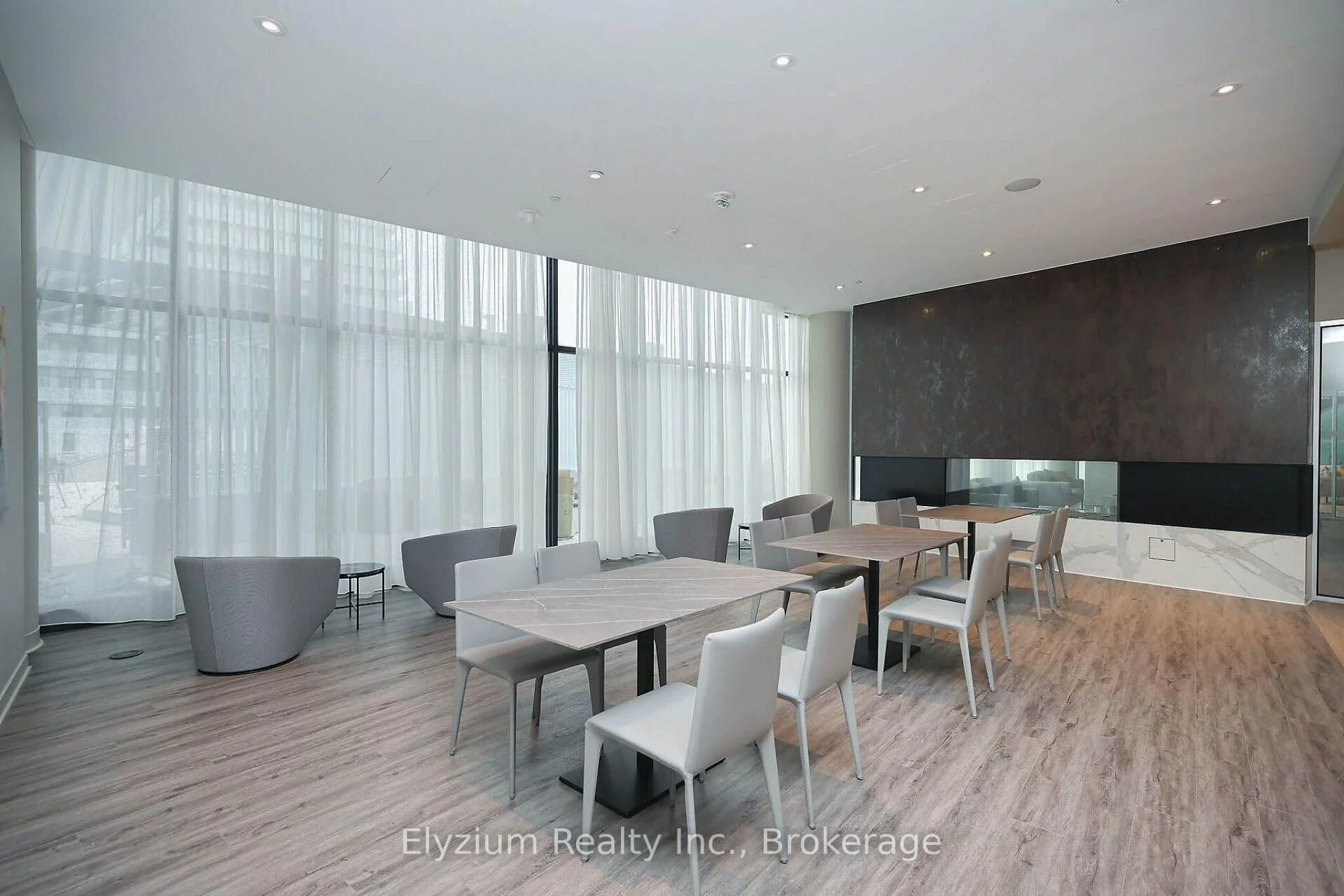Photo 21 of Unit 2005, 3900 Confederation Parkway, Mississauga, City Centre — HOMEH