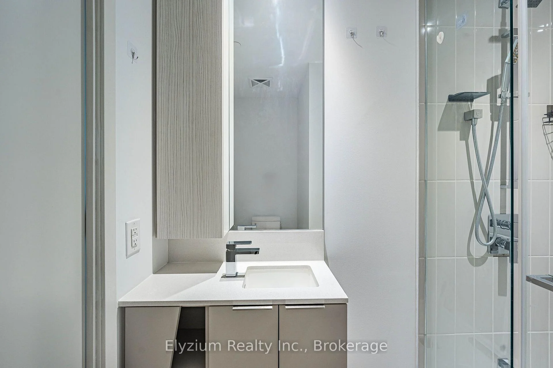 Photo 39 of Unit 2005, 3900 Confederation Parkway, Mississauga, City Centre — HOMEH