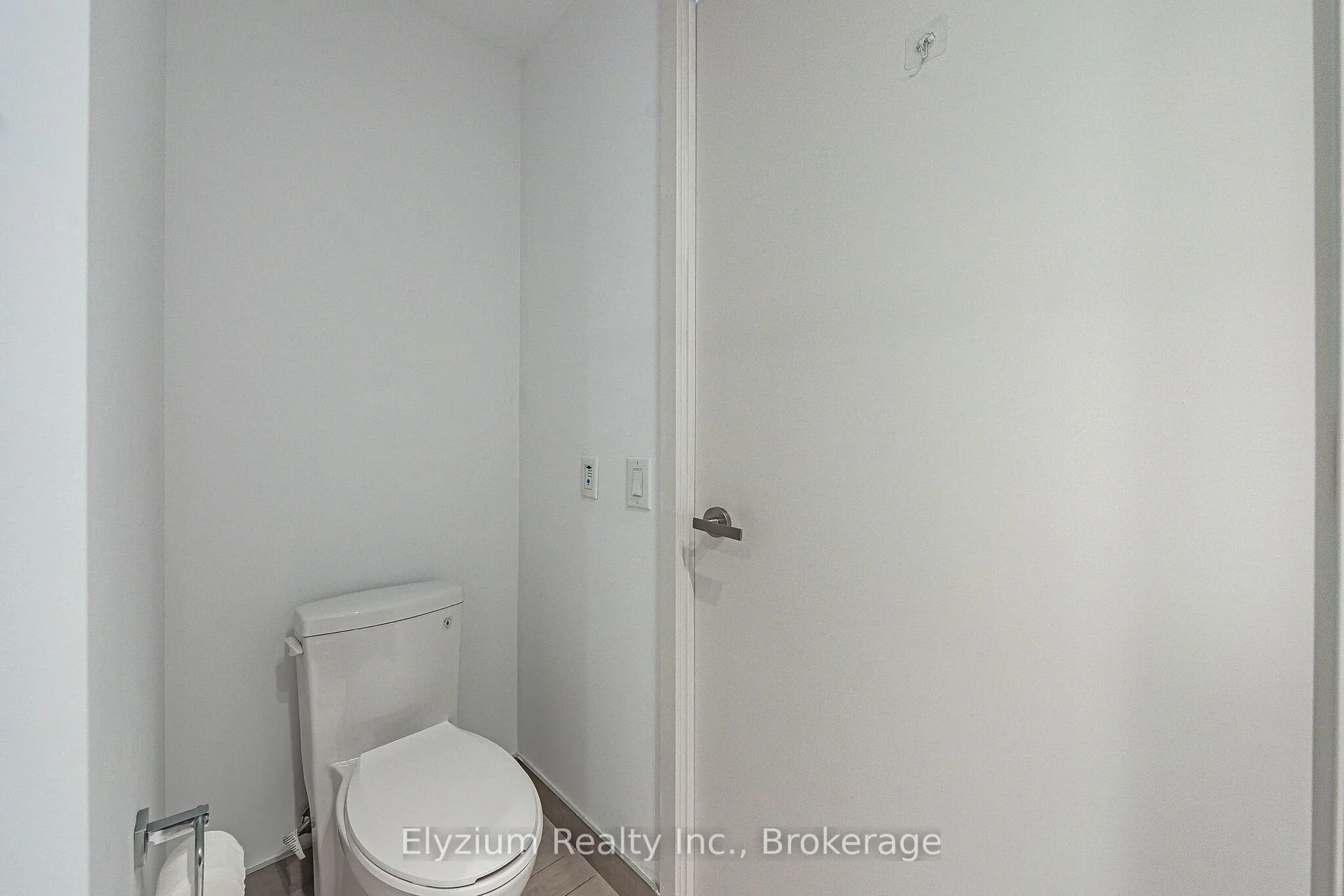 Photo 44 of Unit 2005, 3900 Confederation Parkway, Mississauga, City Centre — HOMEH