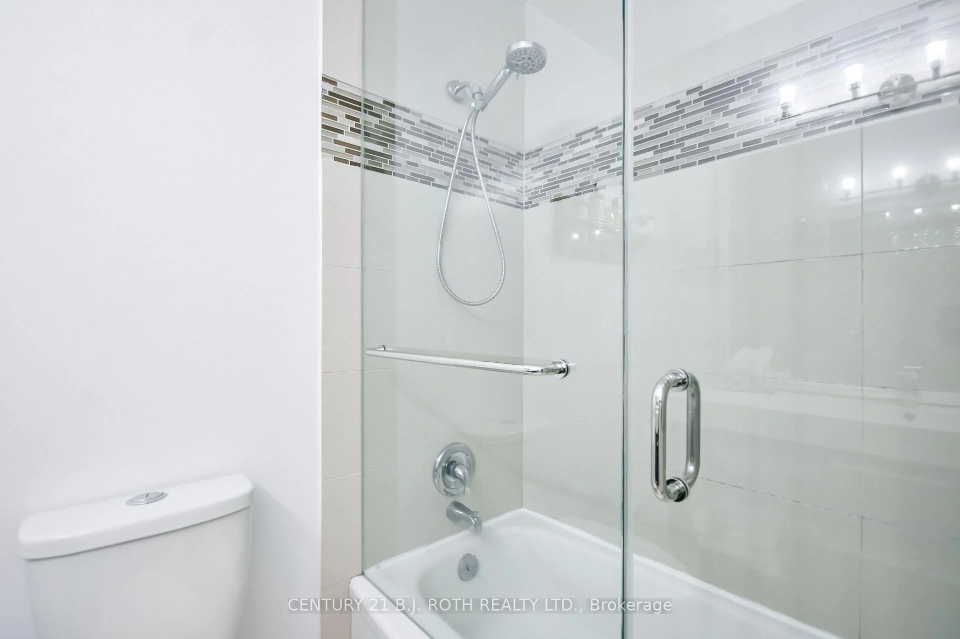 Photo 41 of Unit Unit 2, 2 Paradise Boulevard, Ramara, Brechin — HOMEH