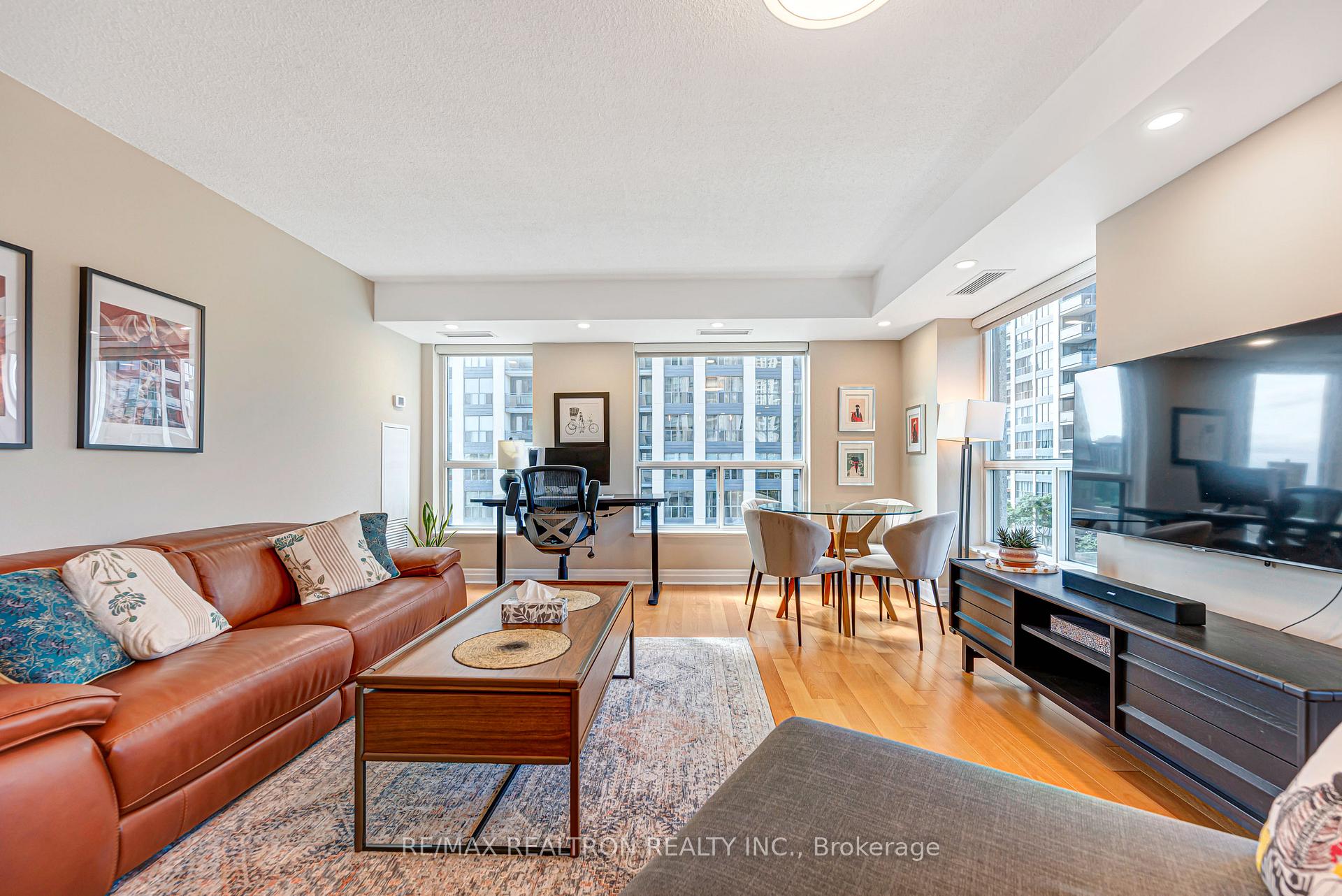 Photo 3 of Unit 515, 188 Doris Avenue, North York, Willowdale East — HOMEH