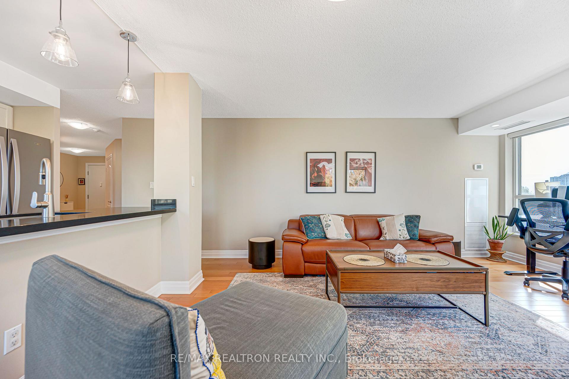 Photo 5 of Unit 515, 188 Doris Avenue, North York, Willowdale East — HOMEH