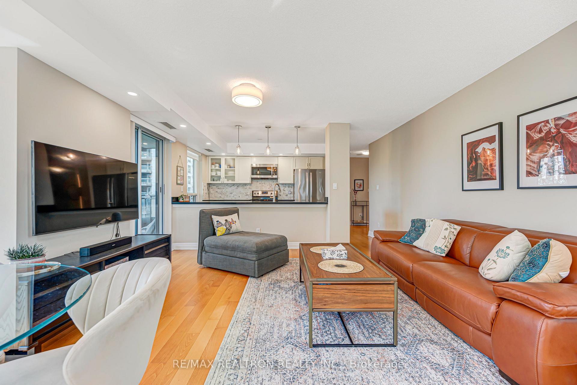 Photo 7 of Unit 515, 188 Doris Avenue, North York, Willowdale East — HOMEH