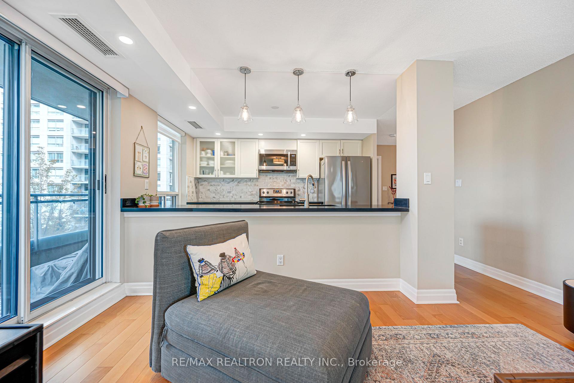 Photo 12 of Unit 515, 188 Doris Avenue, North York, Willowdale East — HOMEH