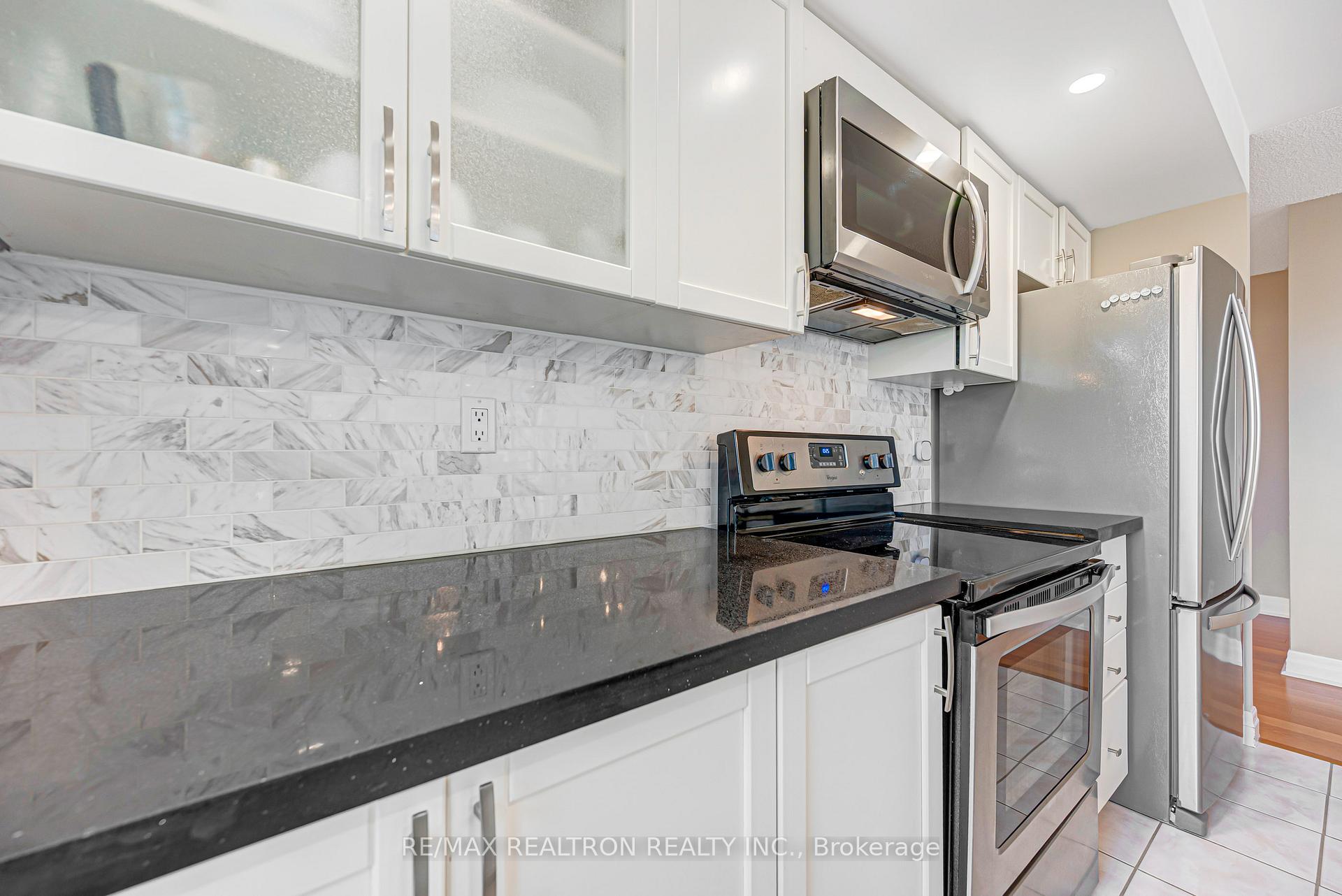 Photo 19 of Unit 515, 188 Doris Avenue, North York, Willowdale East — HOMEH