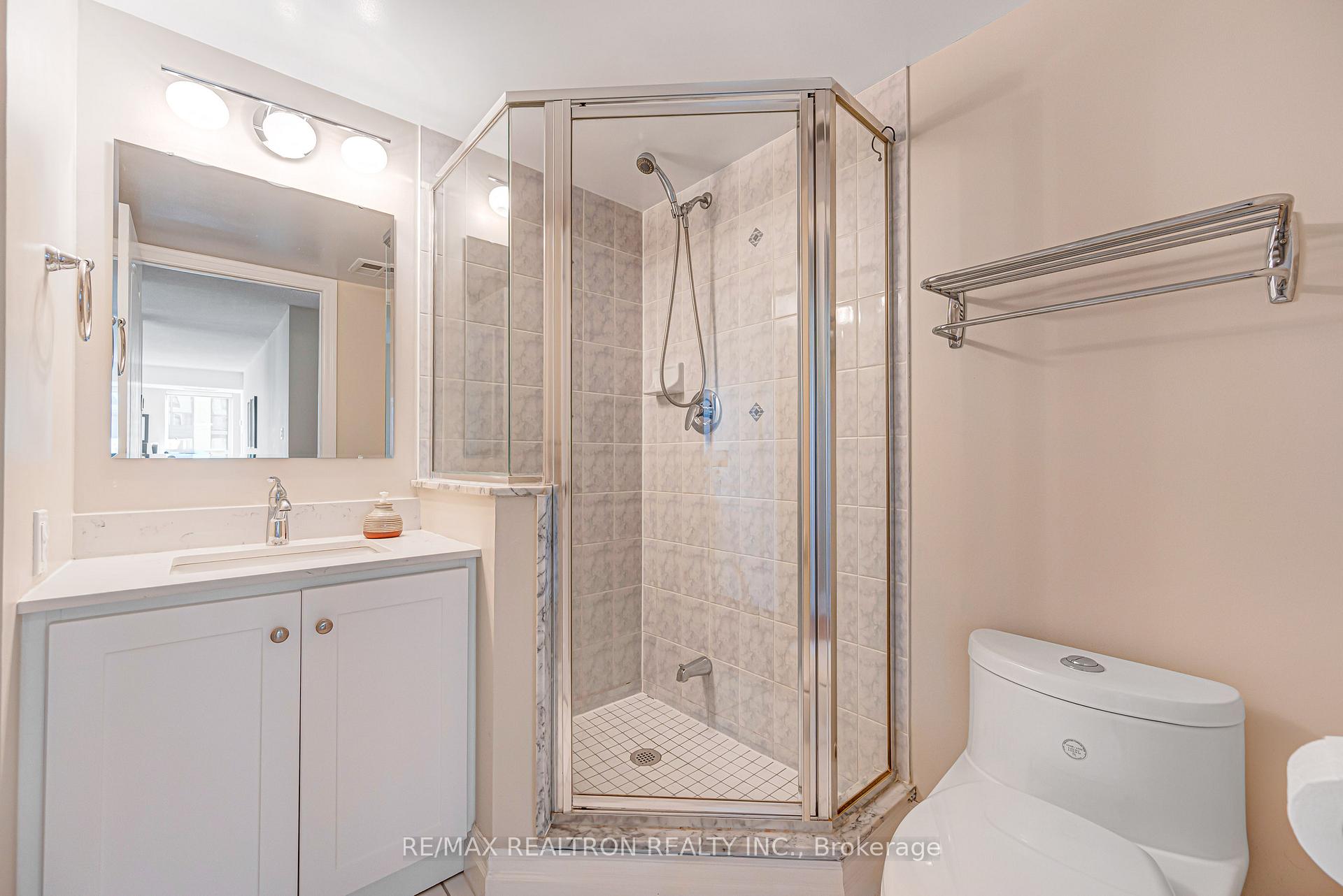 Photo 30 of Unit 515, 188 Doris Avenue, North York, Willowdale East — HOMEH