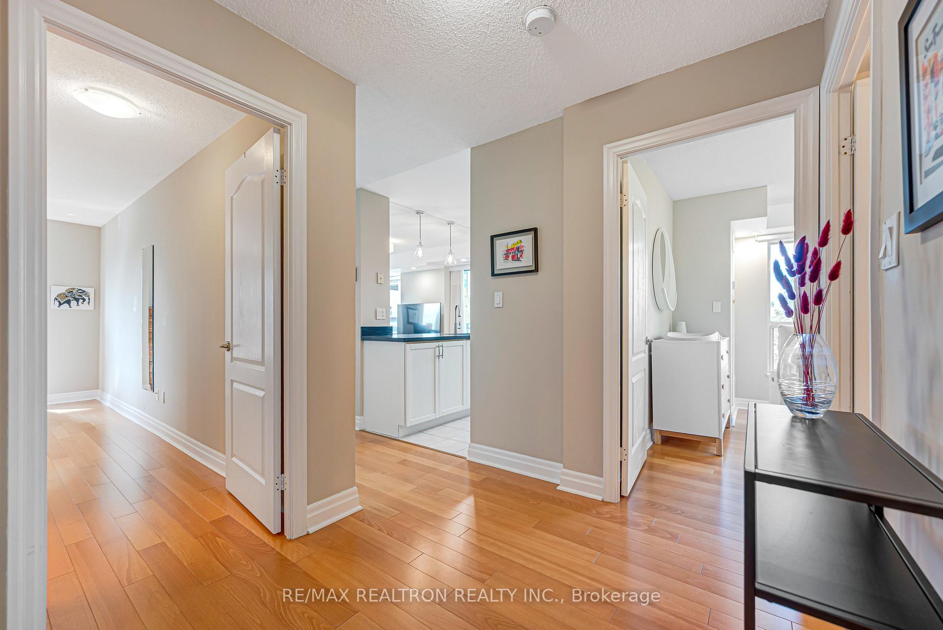 Photo 38 of Unit 515, 188 Doris Avenue, North York, Willowdale East — HOMEH