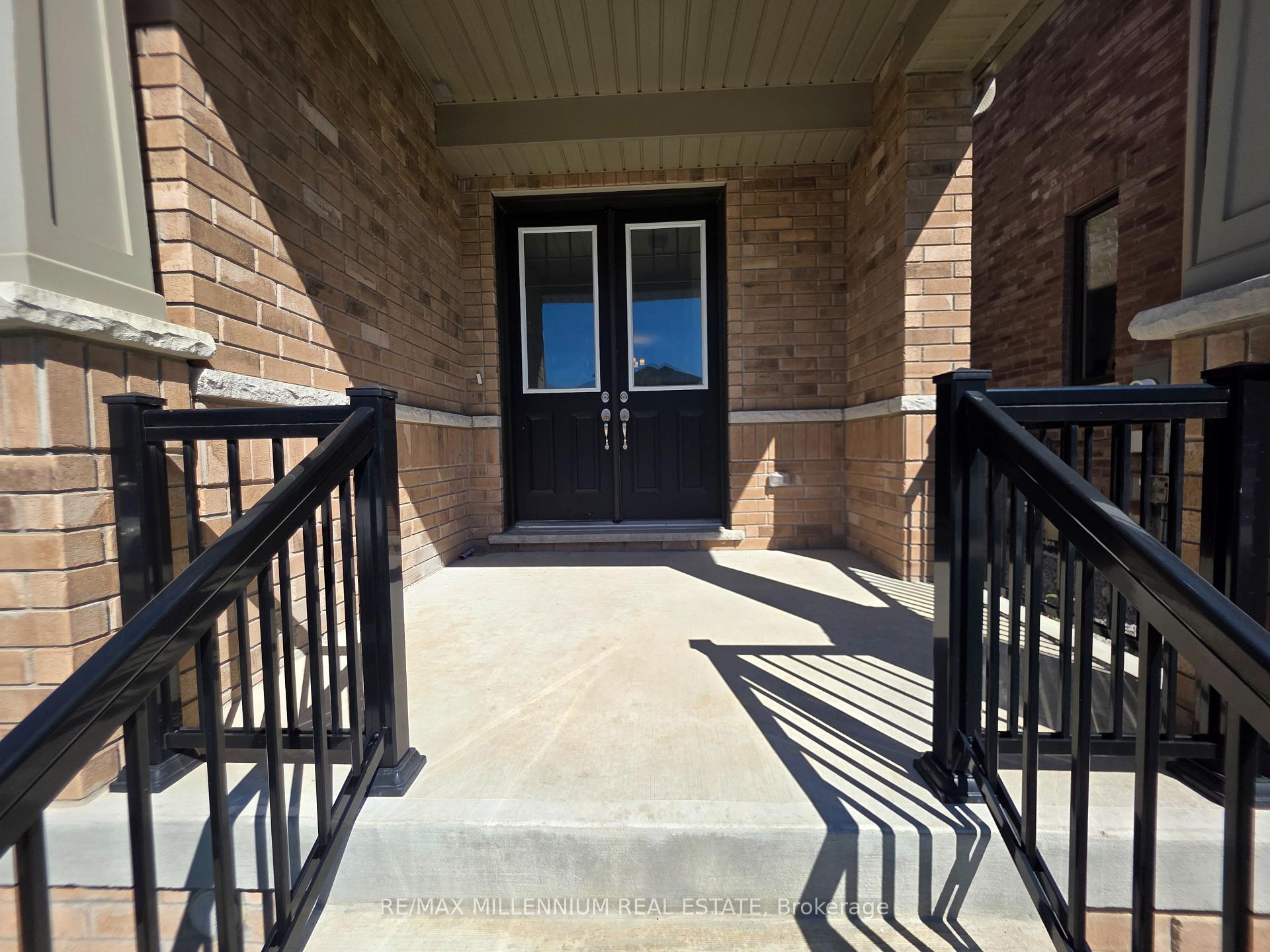 Photo 3 of 87 Bearberry Road E, Springwater, Midhurst — HOMEH