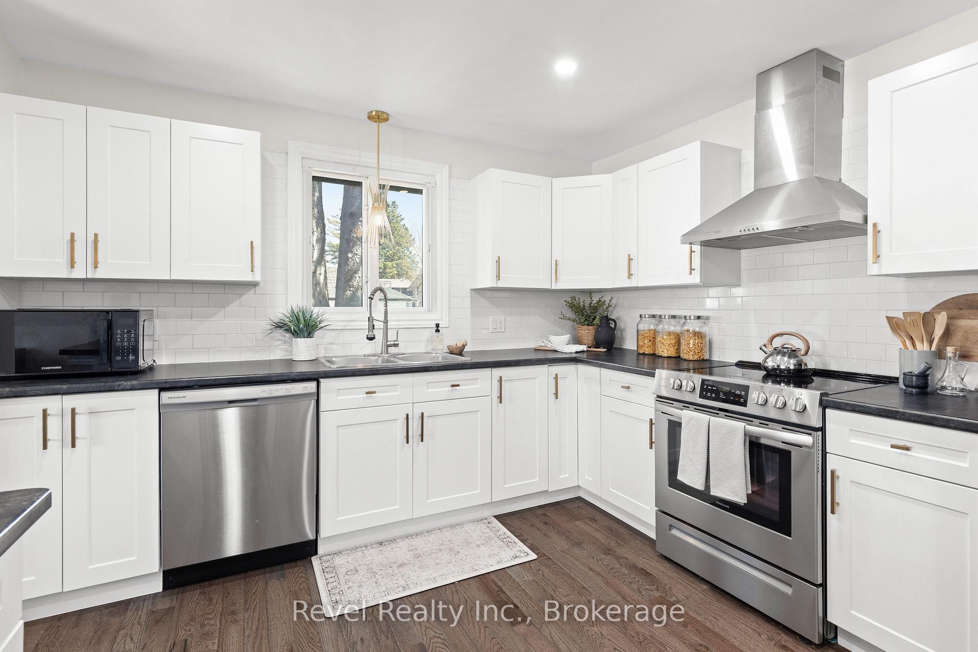 Photo 9 of 25 Riverview Road, Kawartha Lakes, Lindsay — HOMEH