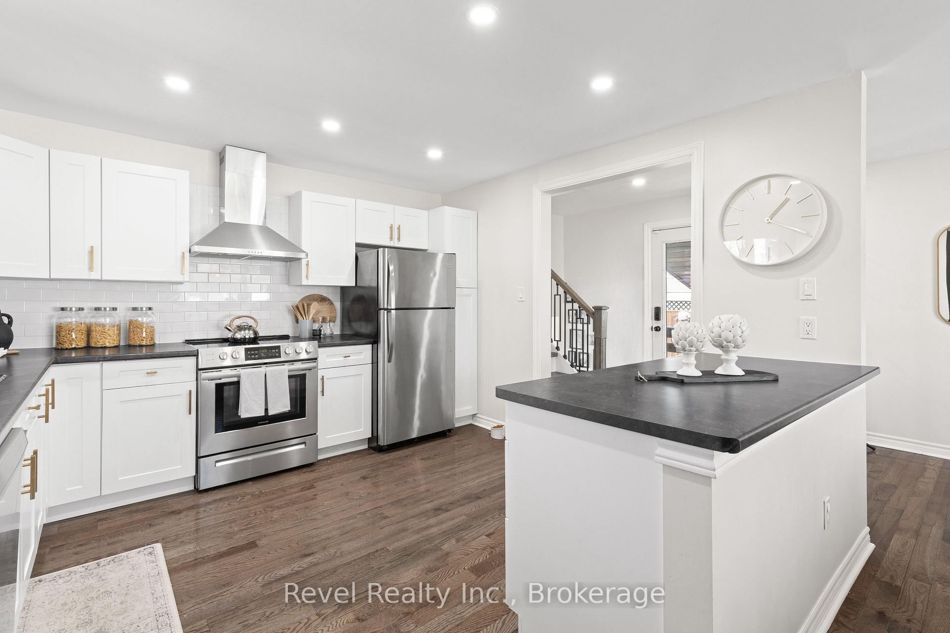 Photo 10 of 25 Riverview Road, Kawartha Lakes, Lindsay — HOMEH