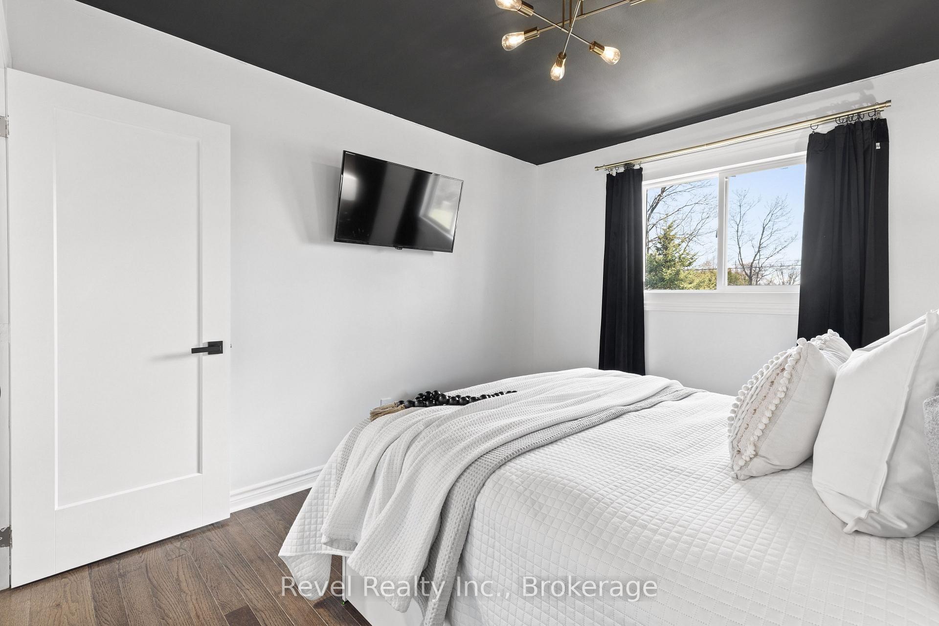 Photo 17 of 25 Riverview Road, Kawartha Lakes, Lindsay — HOMEH