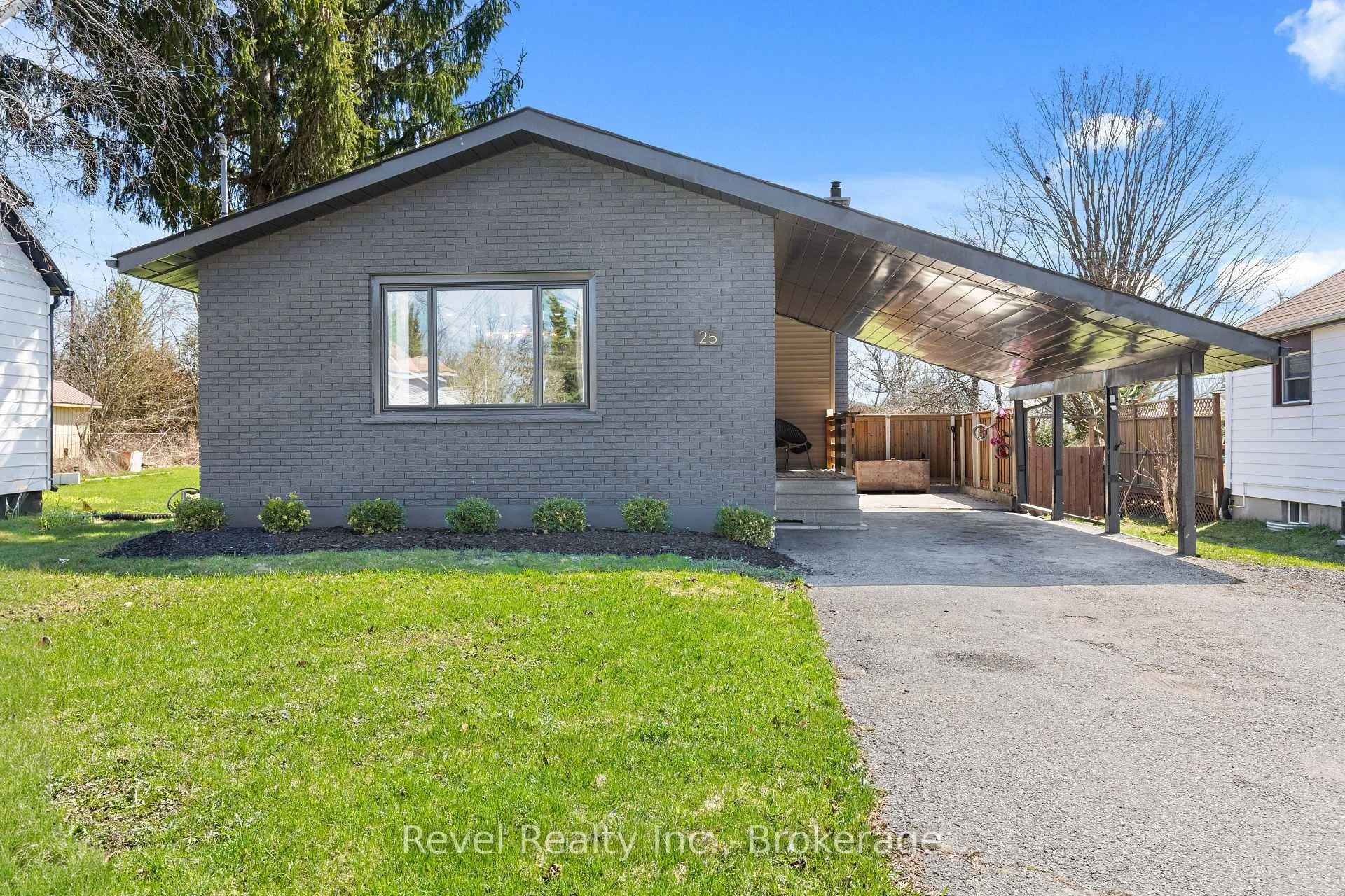 Photo 6 of 25 Riverview Road, Kawartha Lakes, Lindsay — HOMEH