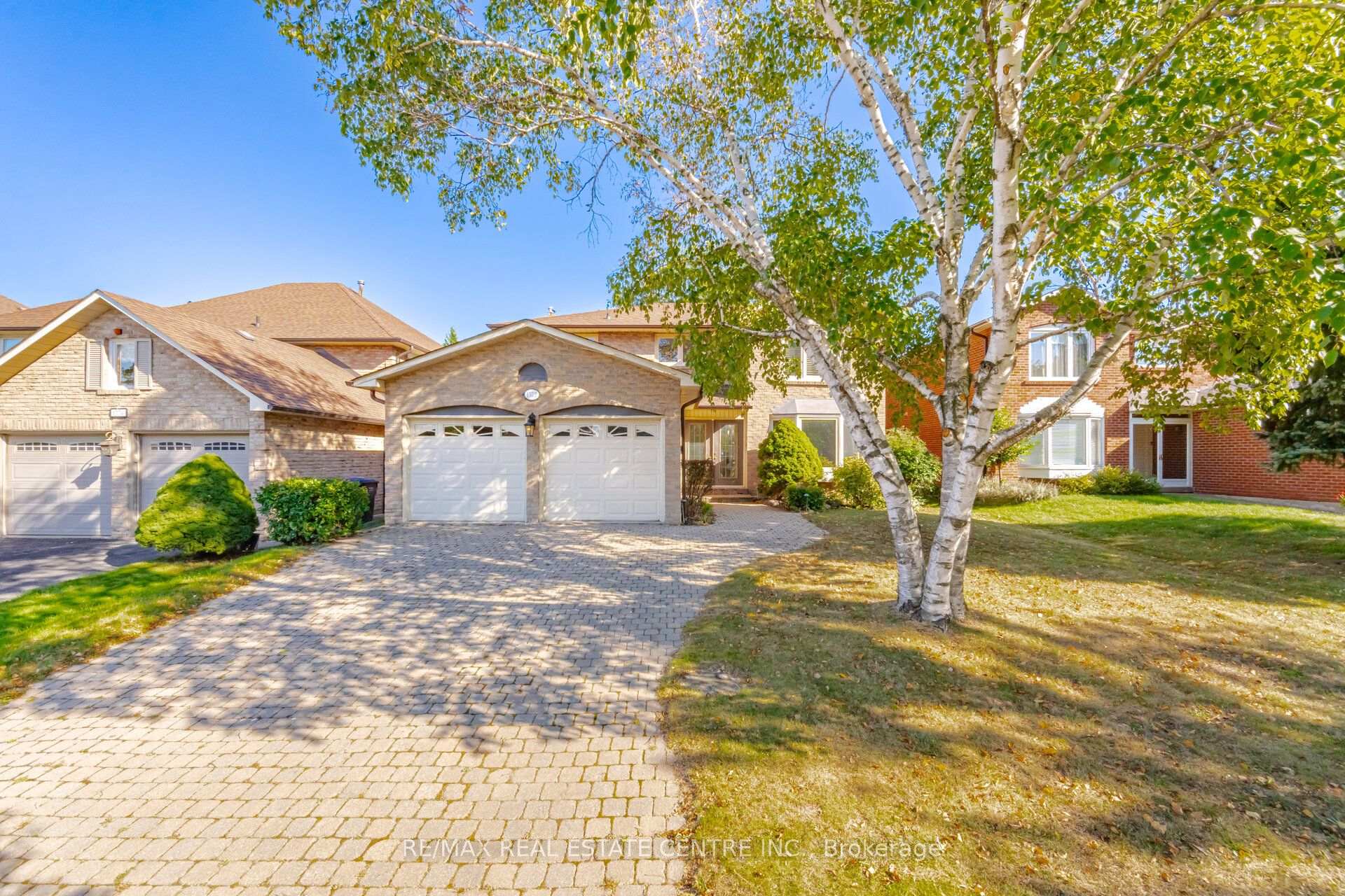 Photo 2 of 1572 Maple Ridge Drive, Mississauga, Rathwood — HOMEH