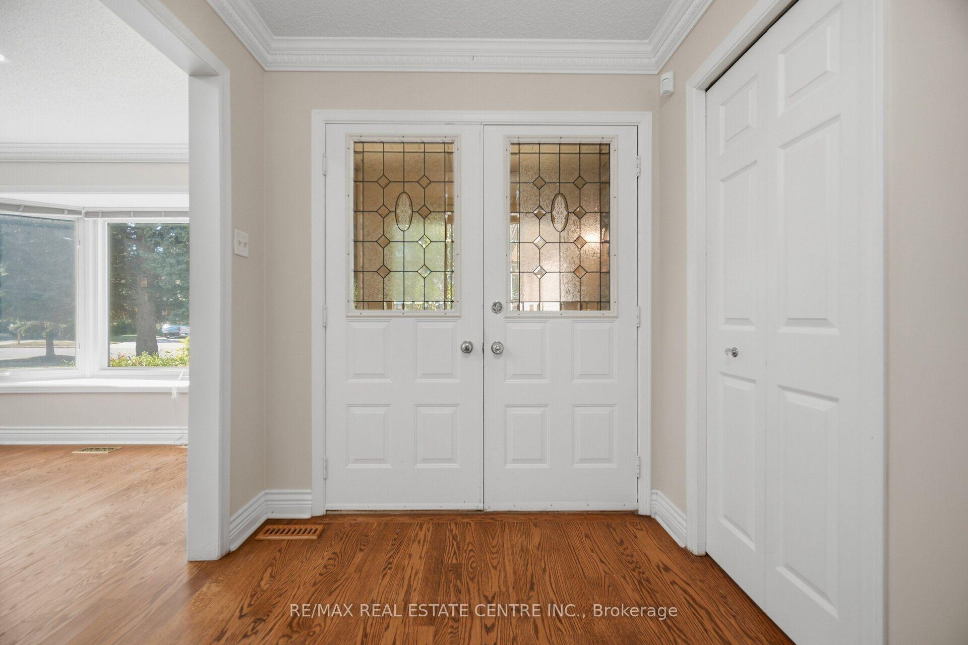 Photo 7 of 1572 Maple Ridge Drive, Mississauga, Rathwood — HOMEH