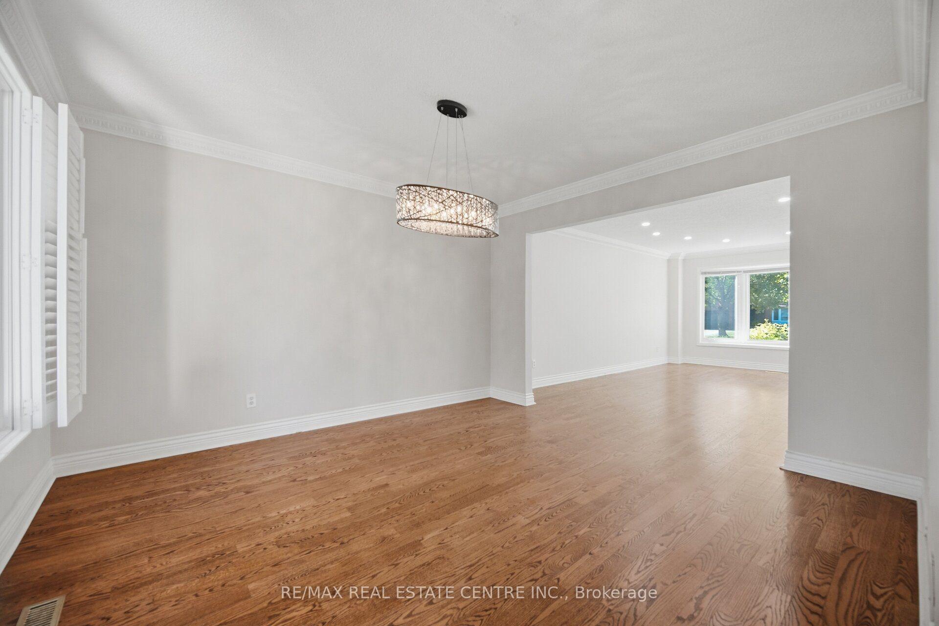 Photo 14 of 1572 Maple Ridge Drive, Mississauga, Rathwood — HOMEH