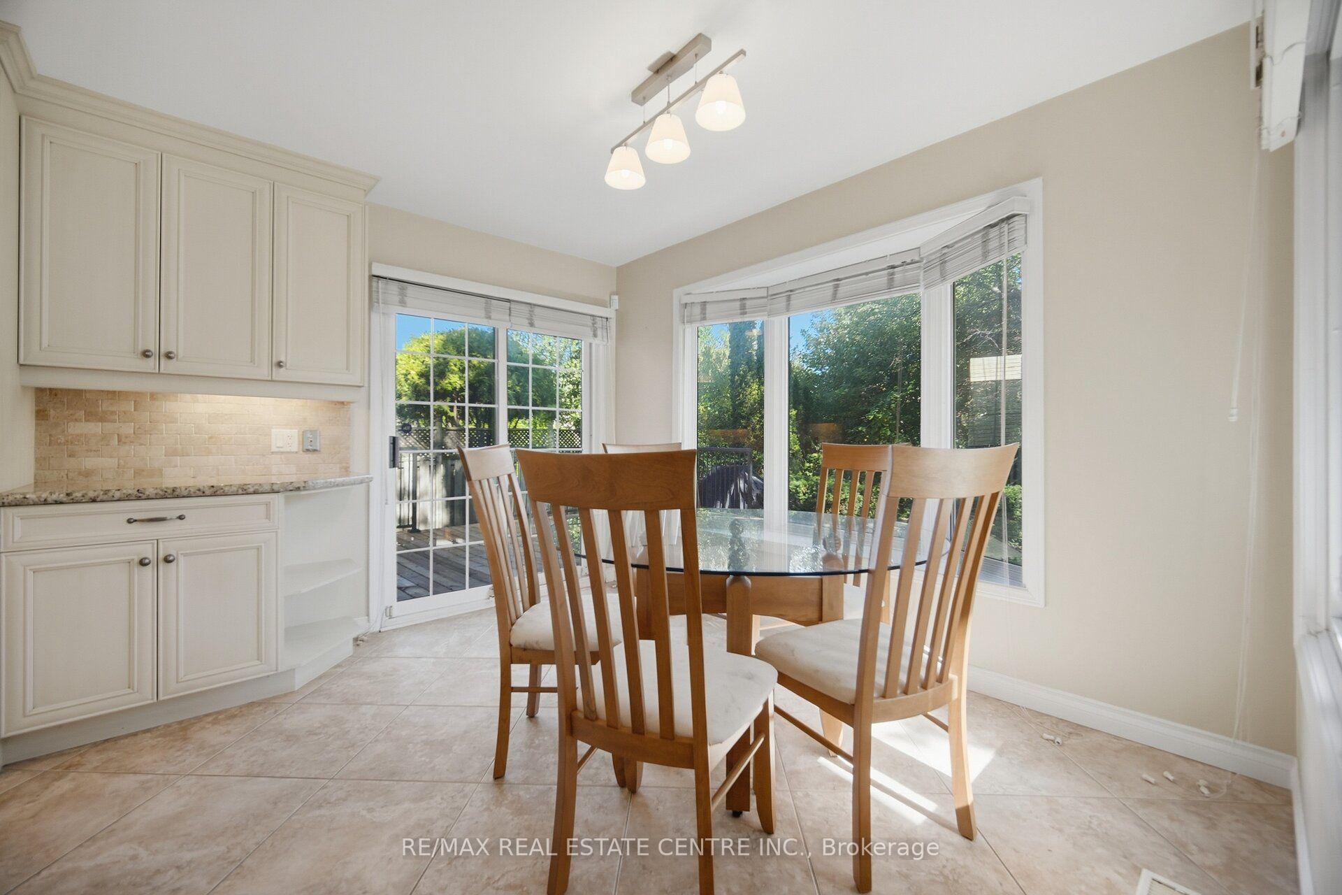 Photo 16 of 1572 Maple Ridge Drive, Mississauga, Rathwood — HOMEH