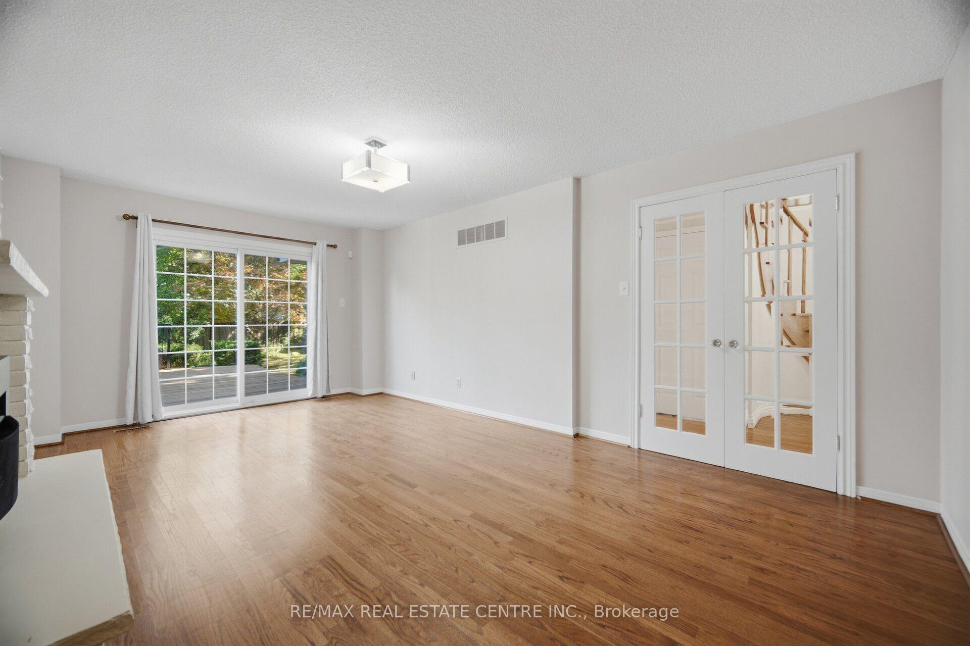 Photo 23 of 1572 Maple Ridge Drive, Mississauga, Rathwood — HOMEH