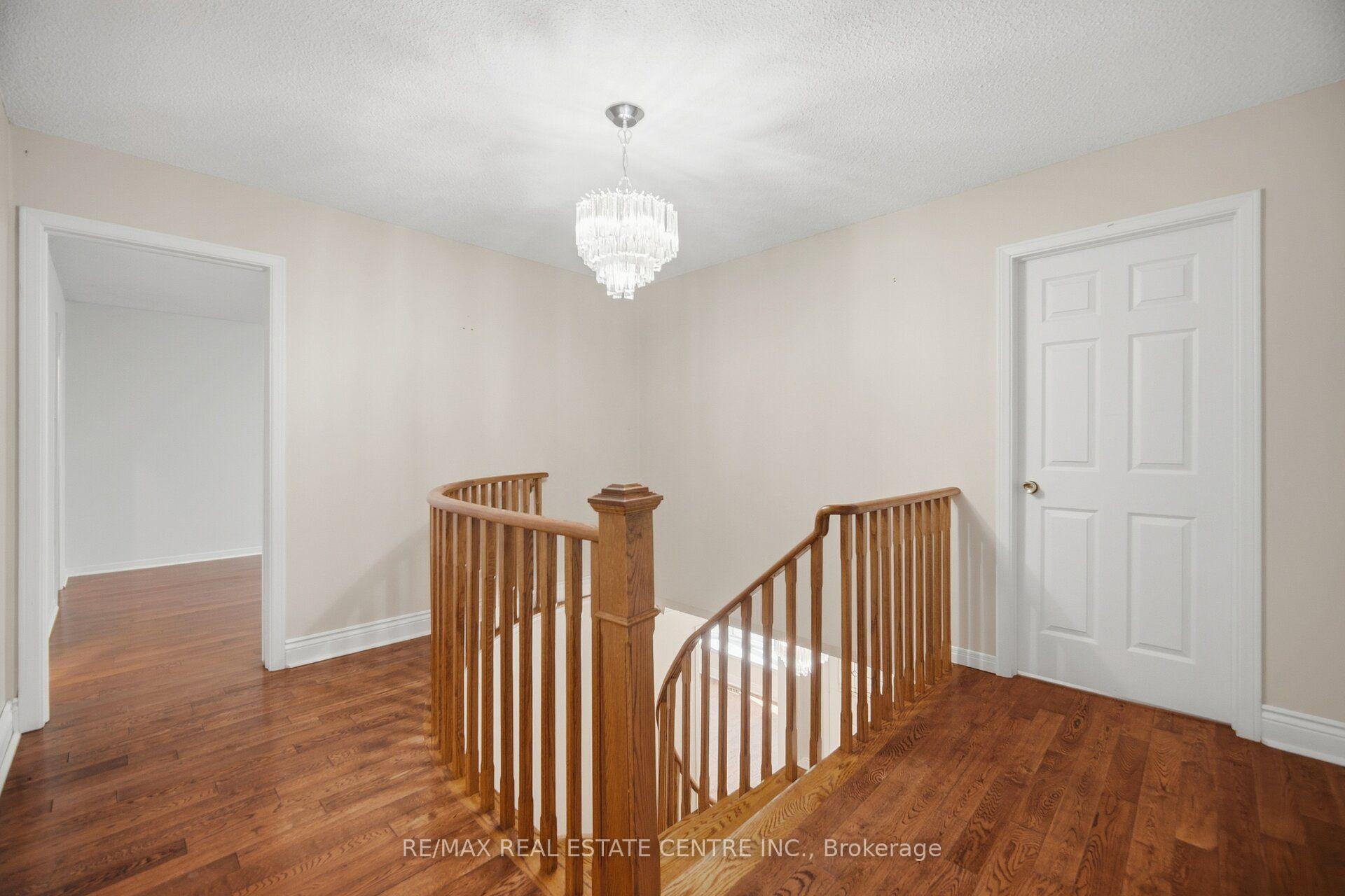 Photo 25 of 1572 Maple Ridge Drive, Mississauga, Rathwood — HOMEH