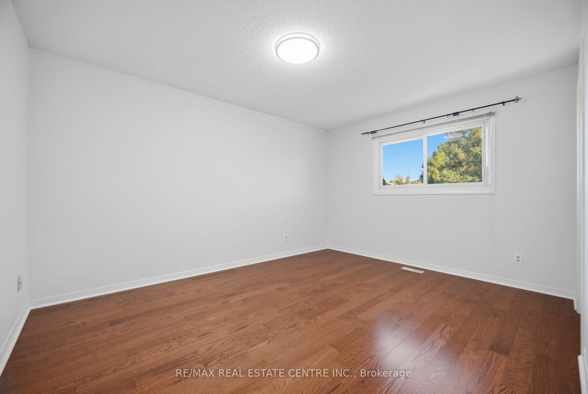 Photo 29 of 1572 Maple Ridge Drive, Mississauga, Rathwood — HOMEH