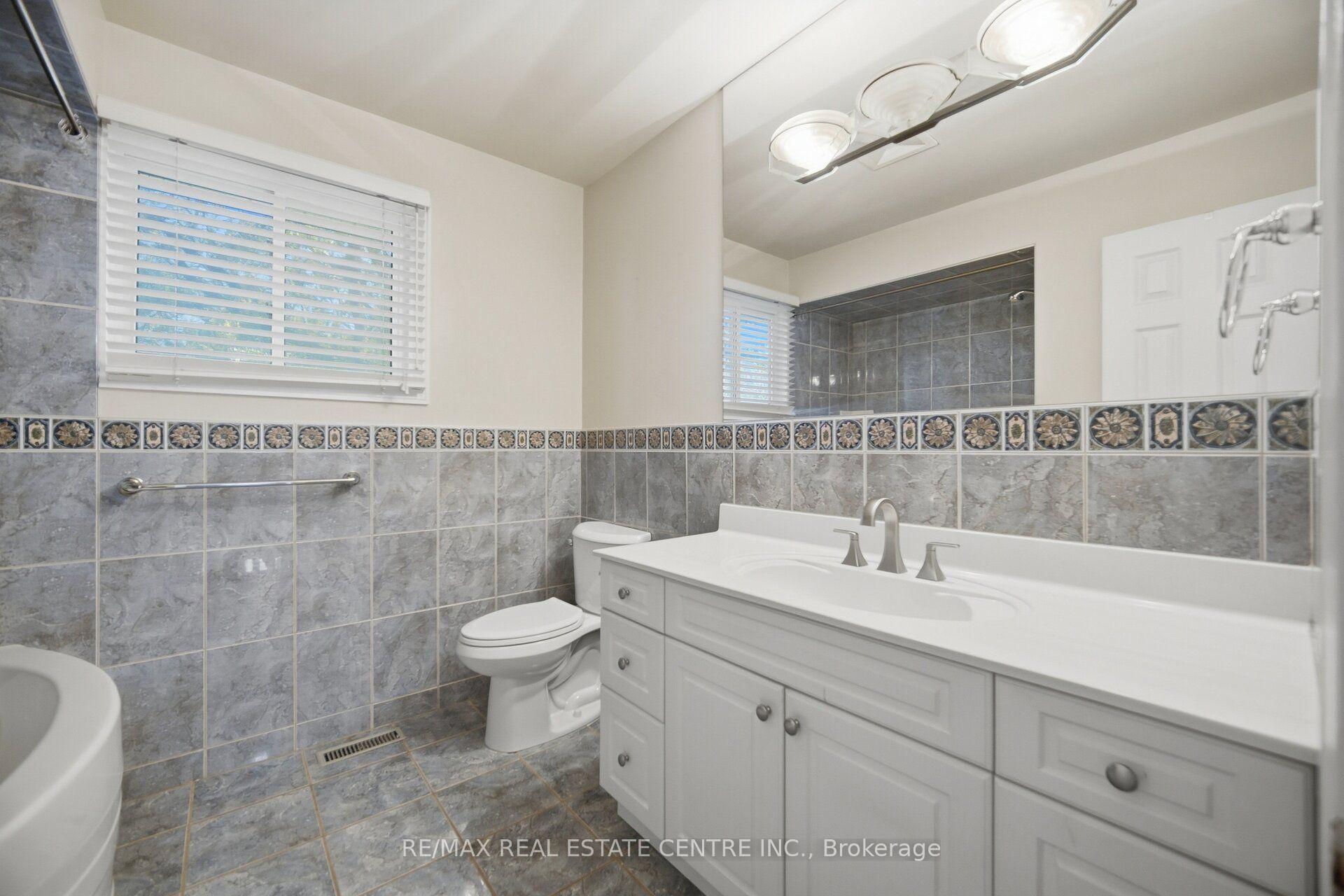 Photo 32 of 1572 Maple Ridge Drive, Mississauga, Rathwood — HOMEH