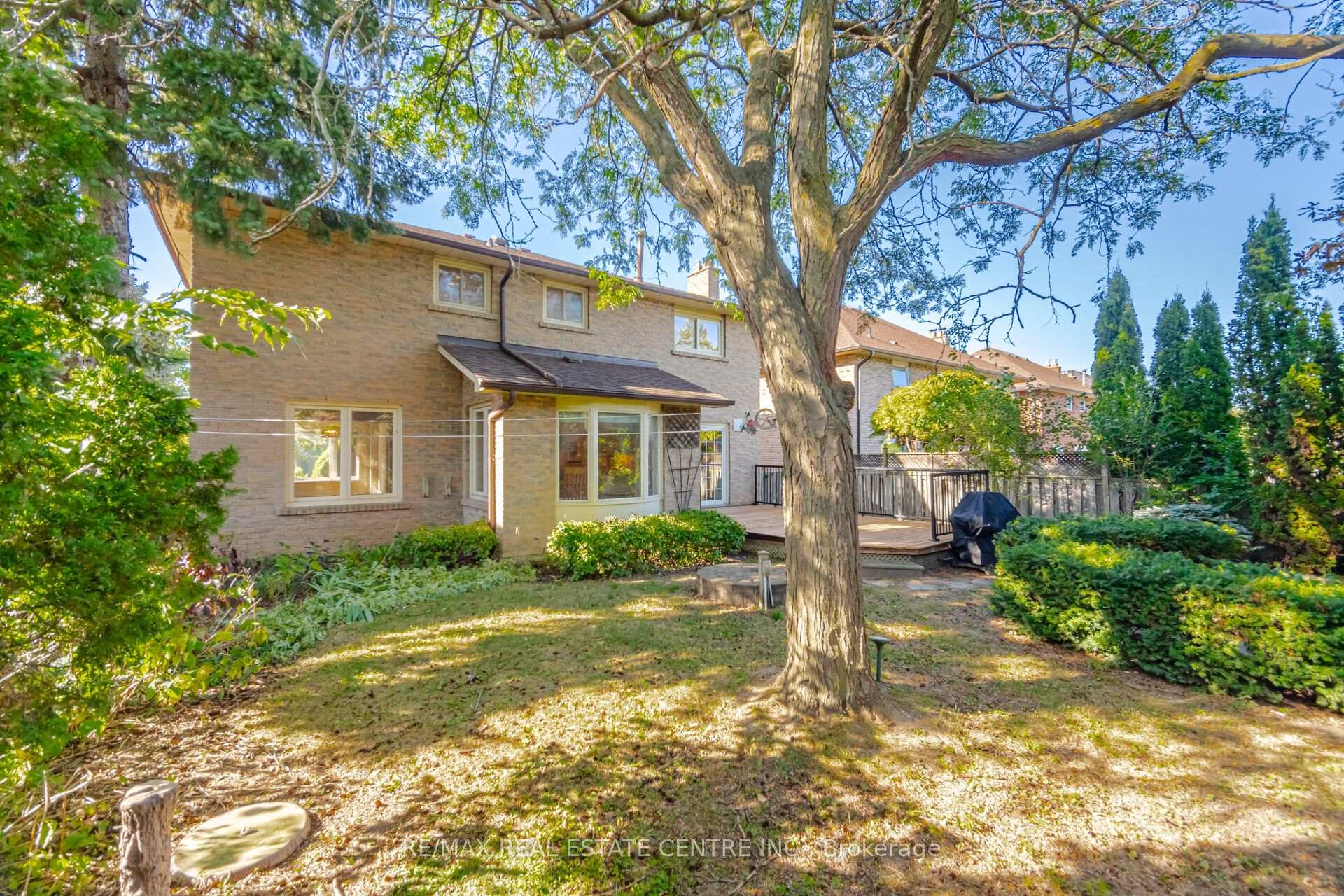 Photo 49 of 1572 Maple Ridge Drive, Mississauga, Rathwood — HOMEH