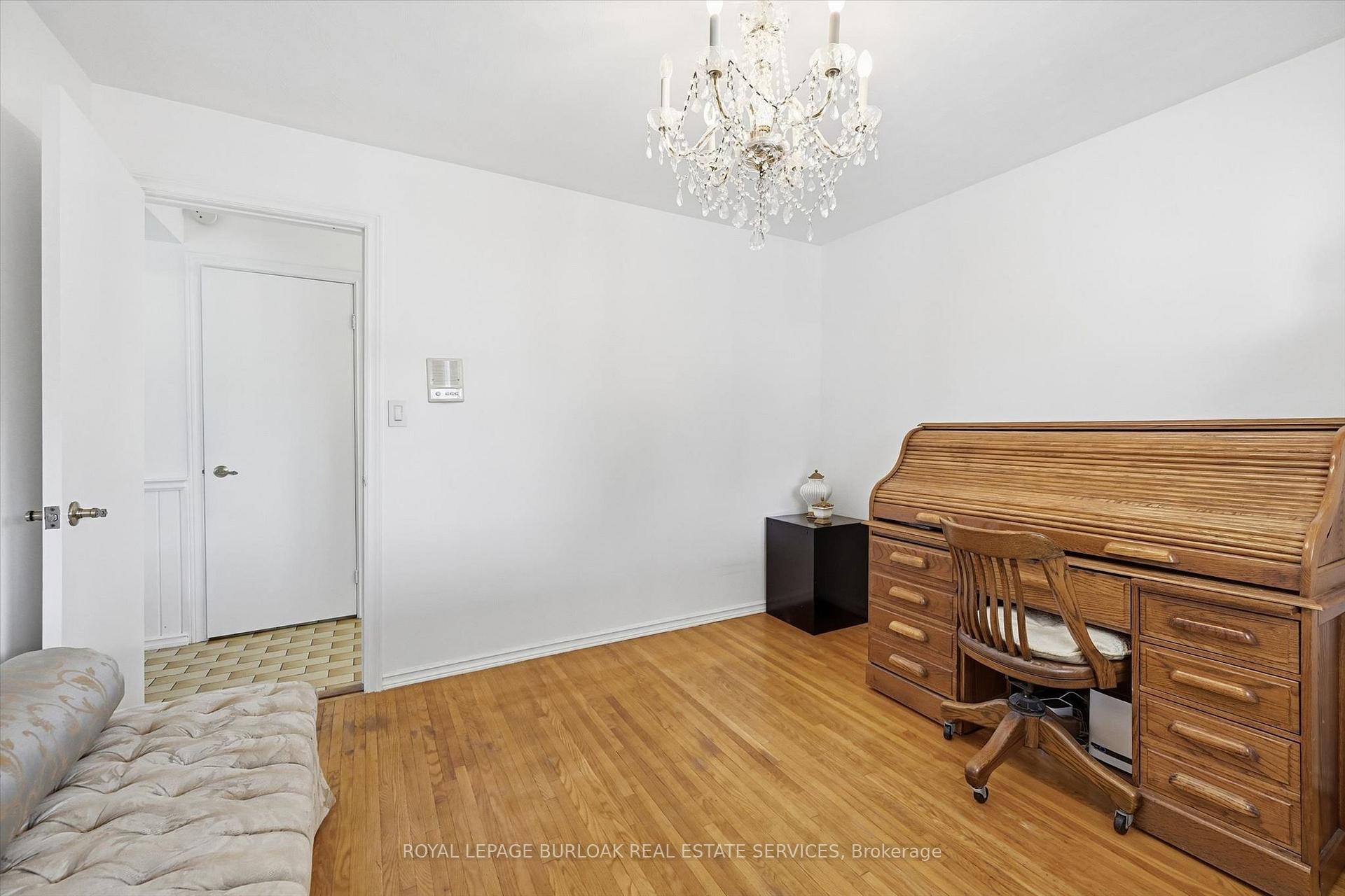 Photo 21 of 83 Oakridge Drive, Hamilton, Stoney Creek — HOMEH