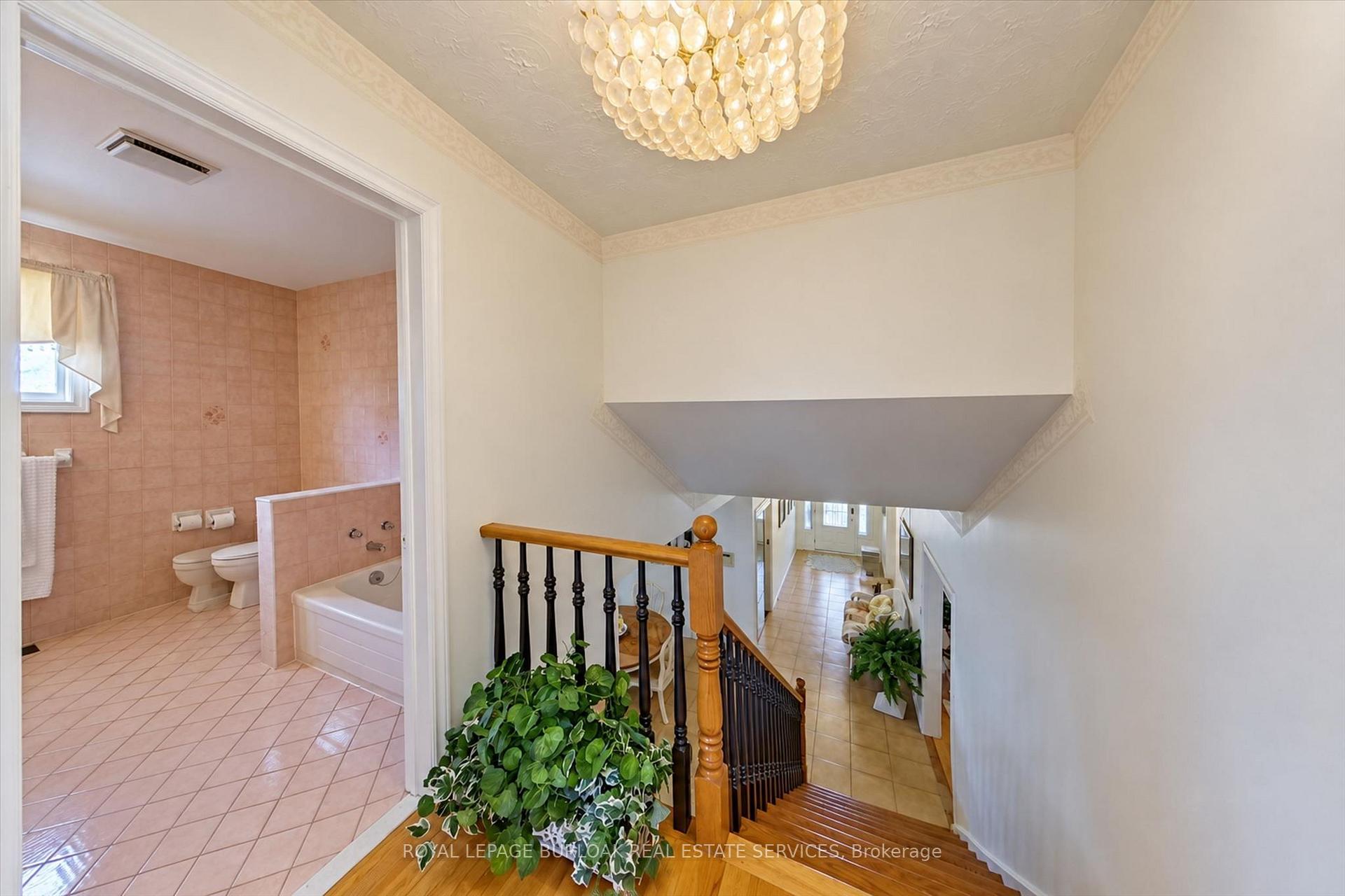 Photo 23 of 83 Oakridge Drive, Hamilton, Stoney Creek — HOMEH