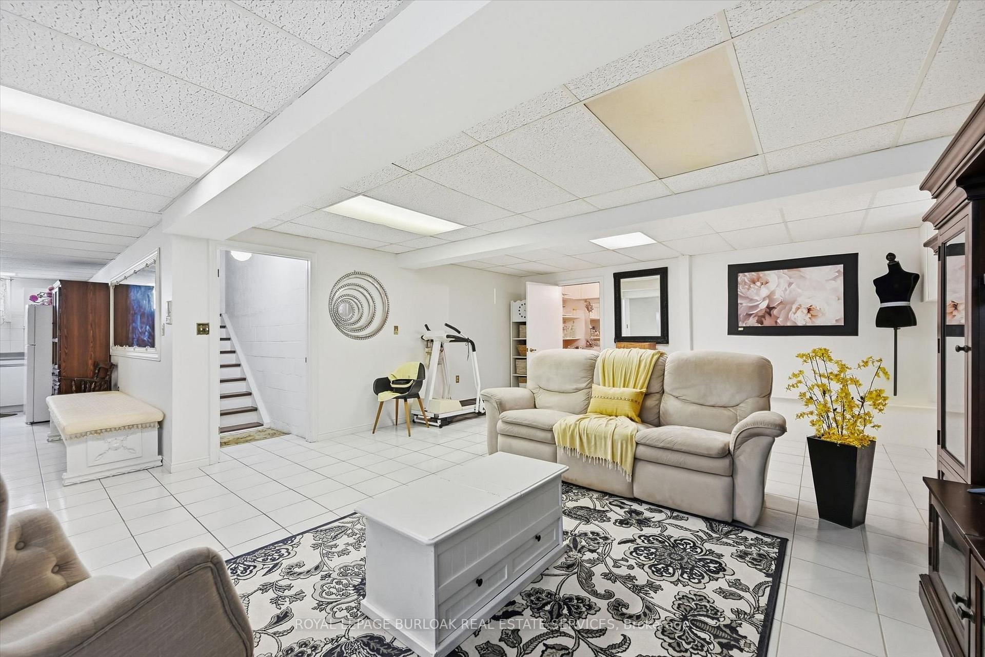 Photo 32 of 83 Oakridge Drive, Hamilton, Stoney Creek — HOMEH