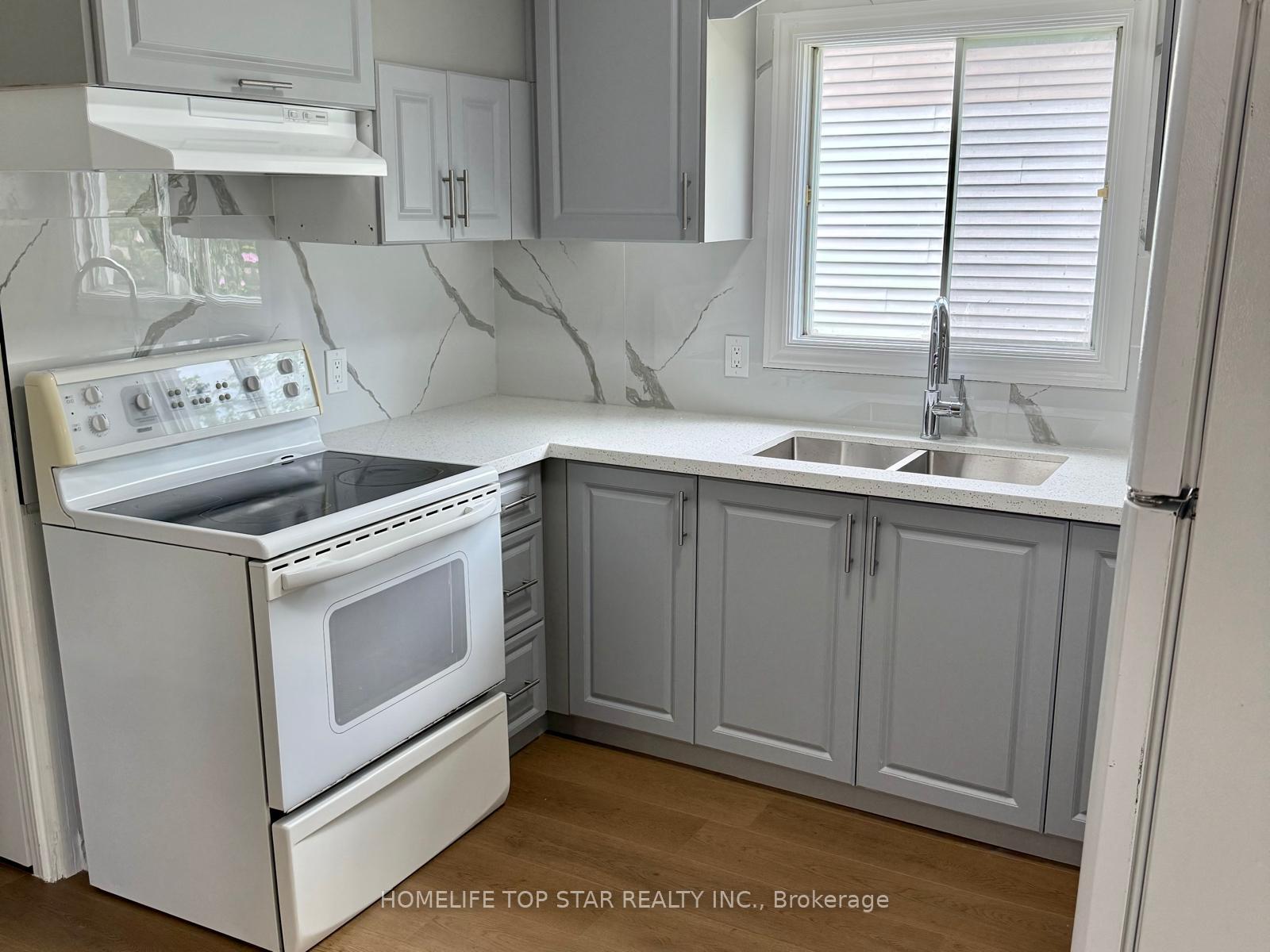 Photo 8 of 5341 McRae Street N, Niagara Falls, Cherrywood — HOMEH