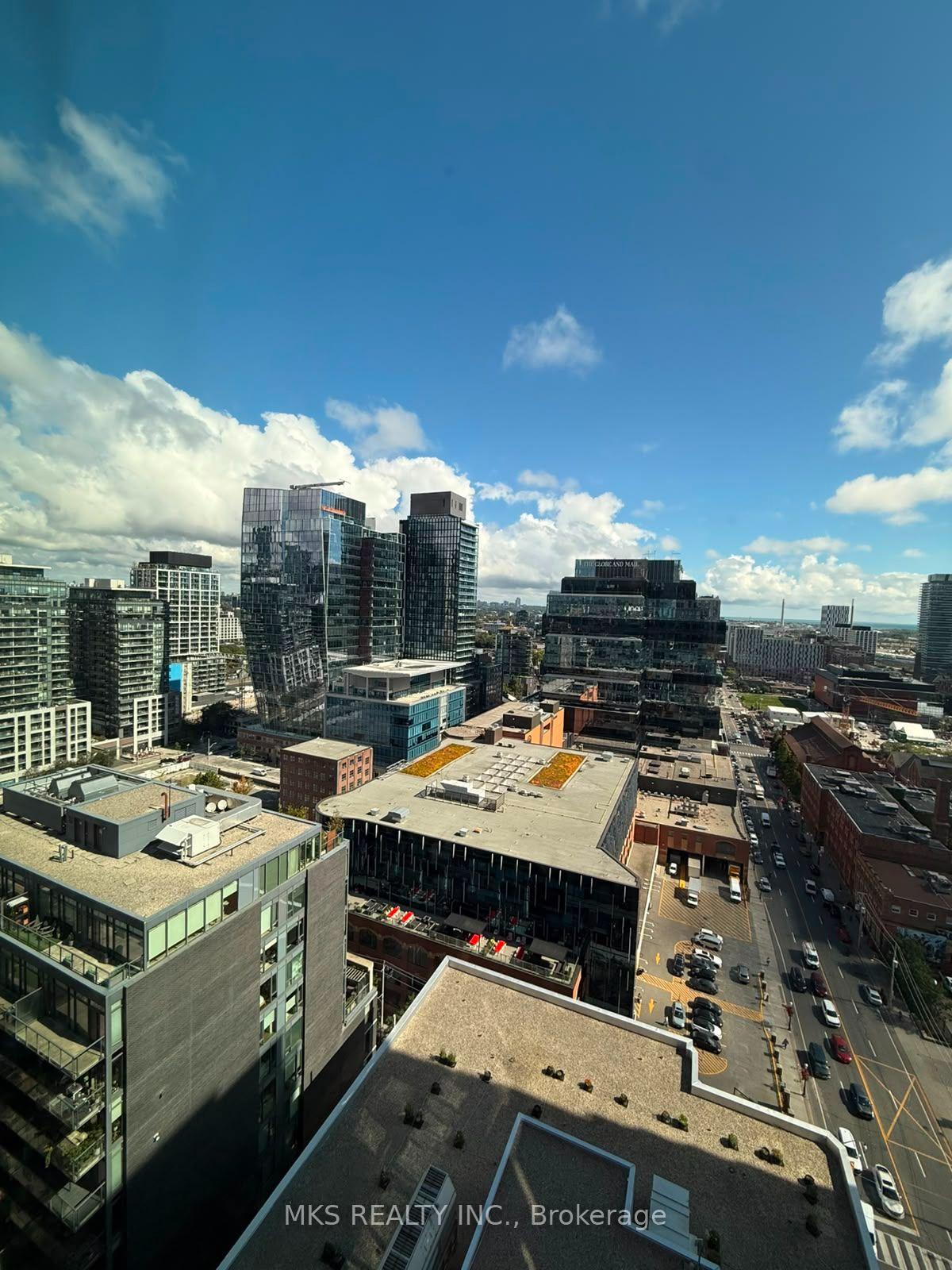 Photo 6 of Unit 2505, 180 Front Street E, Toronto, Moss Park — HOMEH