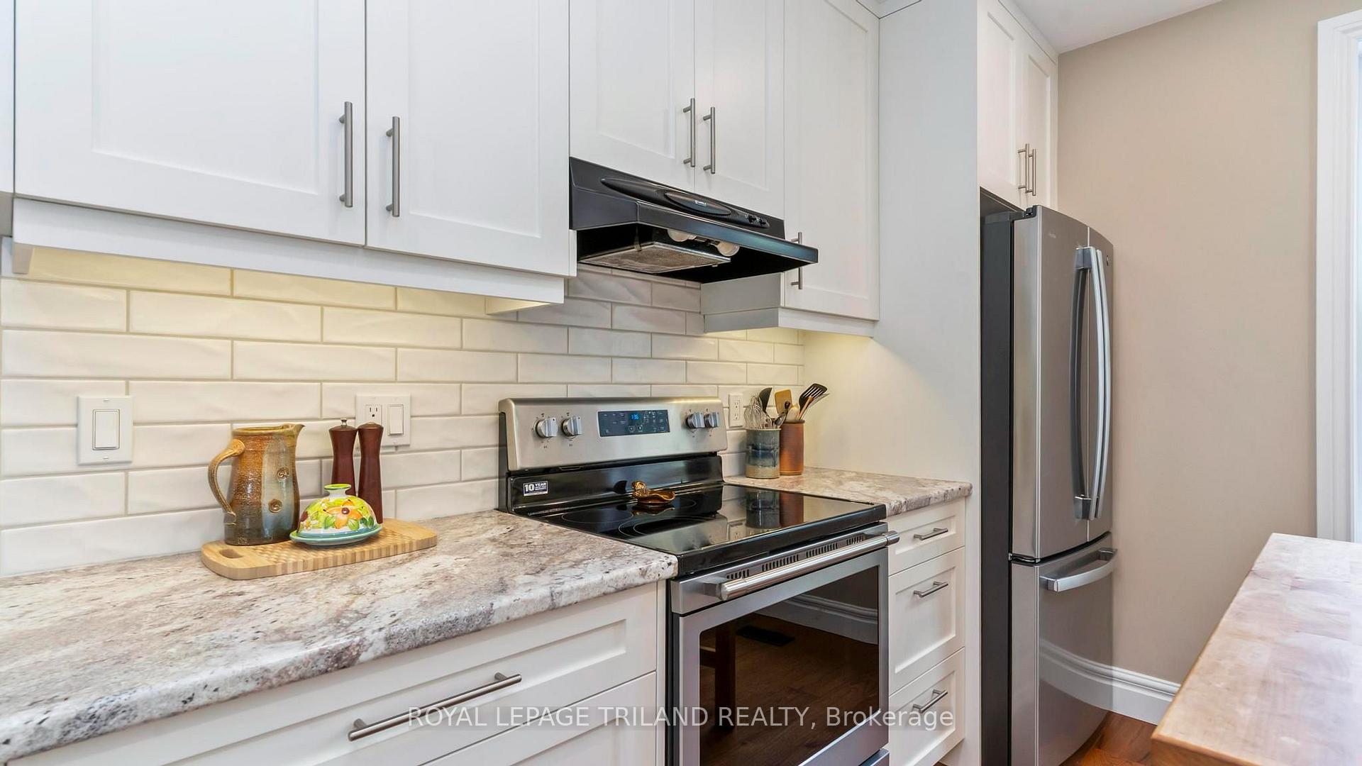 Photo 18 of 411 Salisbury Street, London, East G — HOMEH