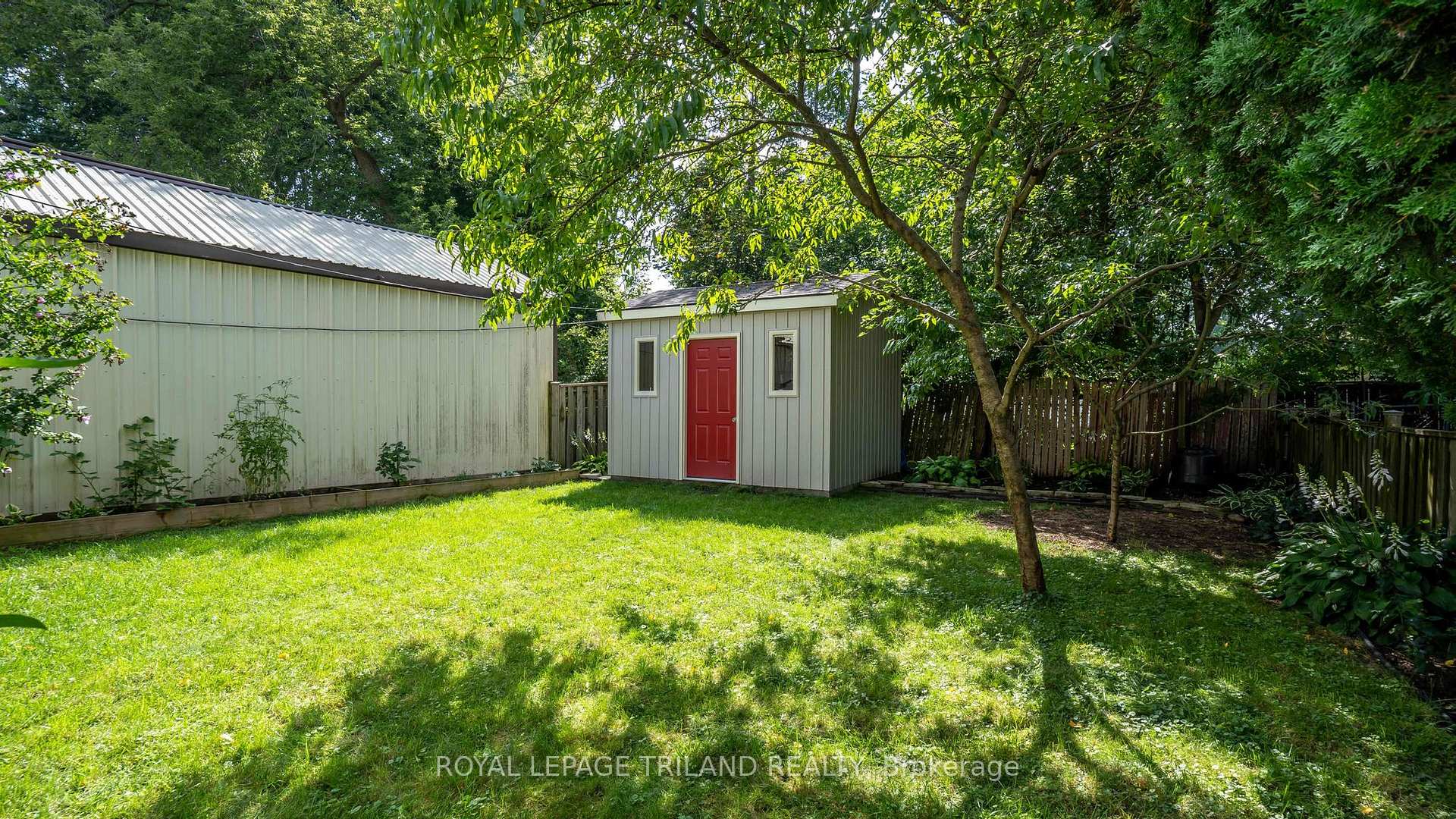 Photo 33 of 411 Salisbury Street, London, East G — HOMEH