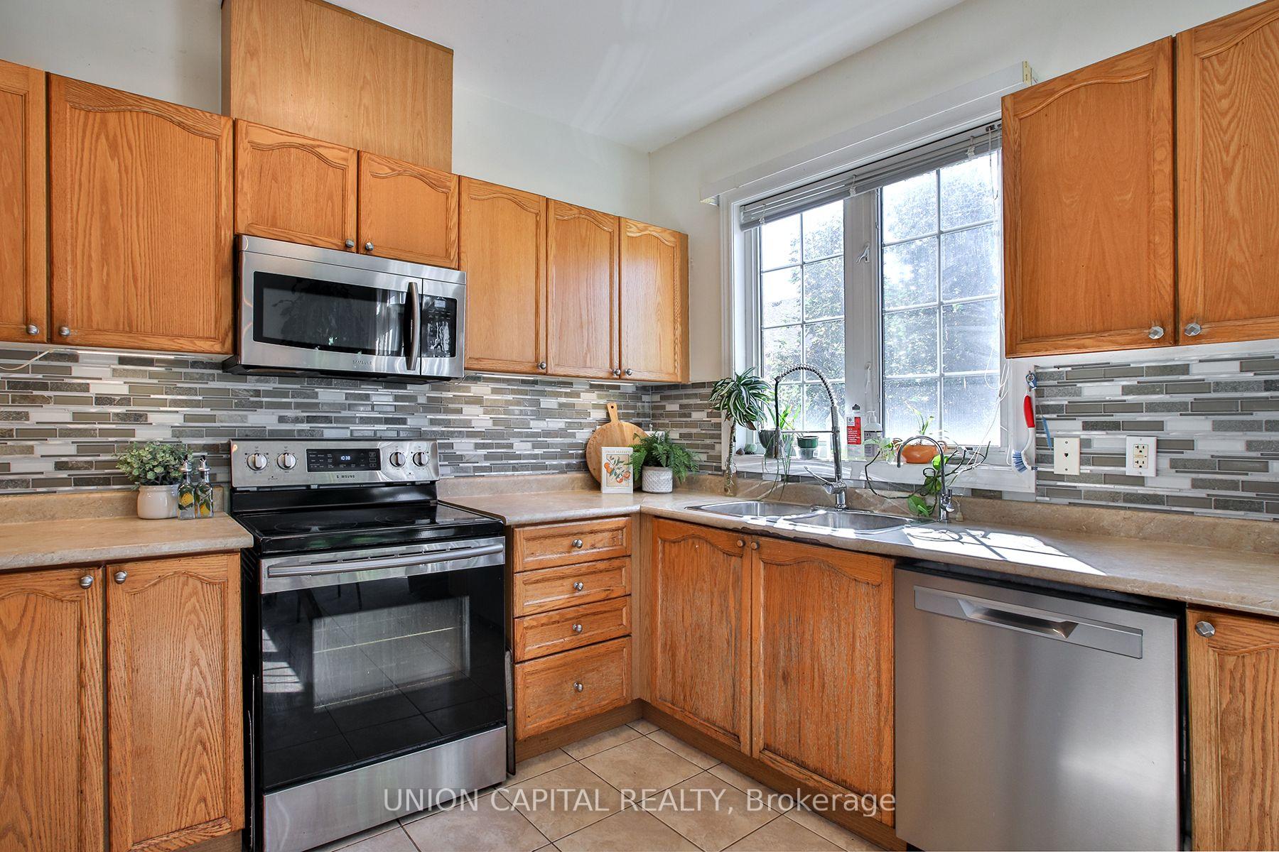 Photo 2 of 60 Wilkie Lane, Ajax, South East — HOMEH