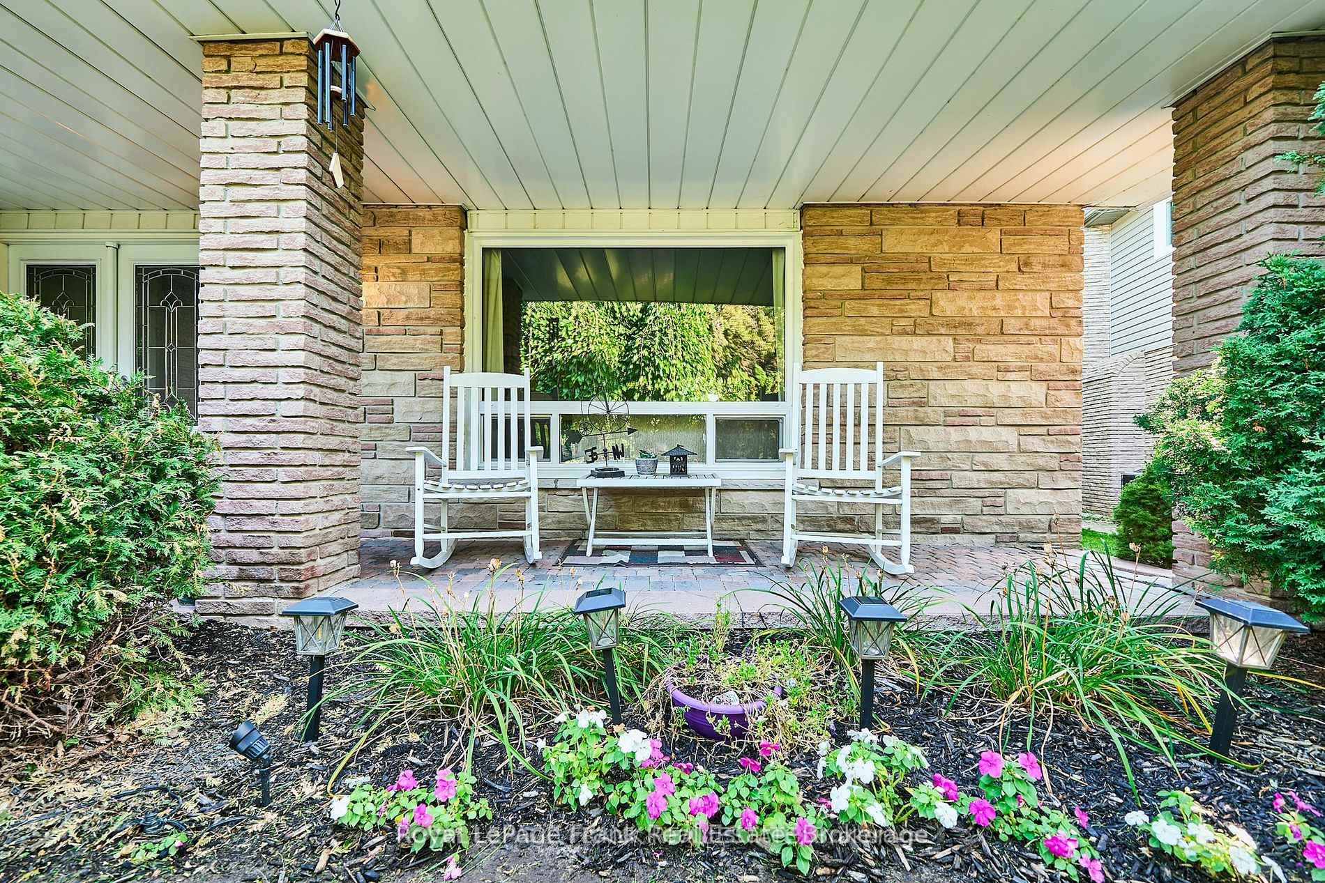 Photo 3 of 7 Judy Court, Markham, Markham Village — HOMEH
